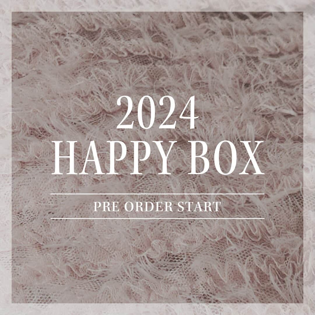 のインスタグラム：「◾︎HAPPY BOX 2024◾︎ PRE ORDER START!!  HAPPY BOX 2024が予約販売開始致しました！ 幅広いスタイリングが出来るアウター、デイリーに使えるニットとスカート、人気のワンピースの計4点が入った福袋が登場。  【FRAY I.D】HAPPY BOX 2024 ¥11,000 税込  ※福袋は会員様限定の販売となります。 ご購入の際は、メンバー登録が必要になりますので、 登録がまだの方は事前登録をお勧め致します。  #frayid  #happybox2024 #福袋」