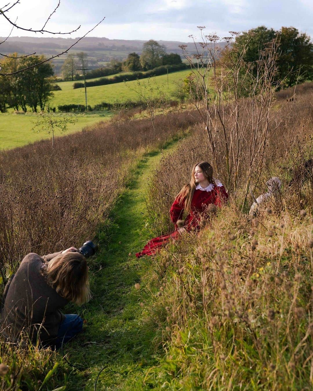 キャベジズ&ローゼズのインスタグラム：「The magic of #BehindTheScenes at the AW23 photoshoot  See more on the Journal on cabbagesandroses.com  Photographer and stylist @cathykasterine Assistant and videography @emrecakirstudio Creative Director @violet_dent Managing Director @katehowellshk Marketing @just_belle Shoot production @maudierosebuchanan  Location @kittengraysonflowers」