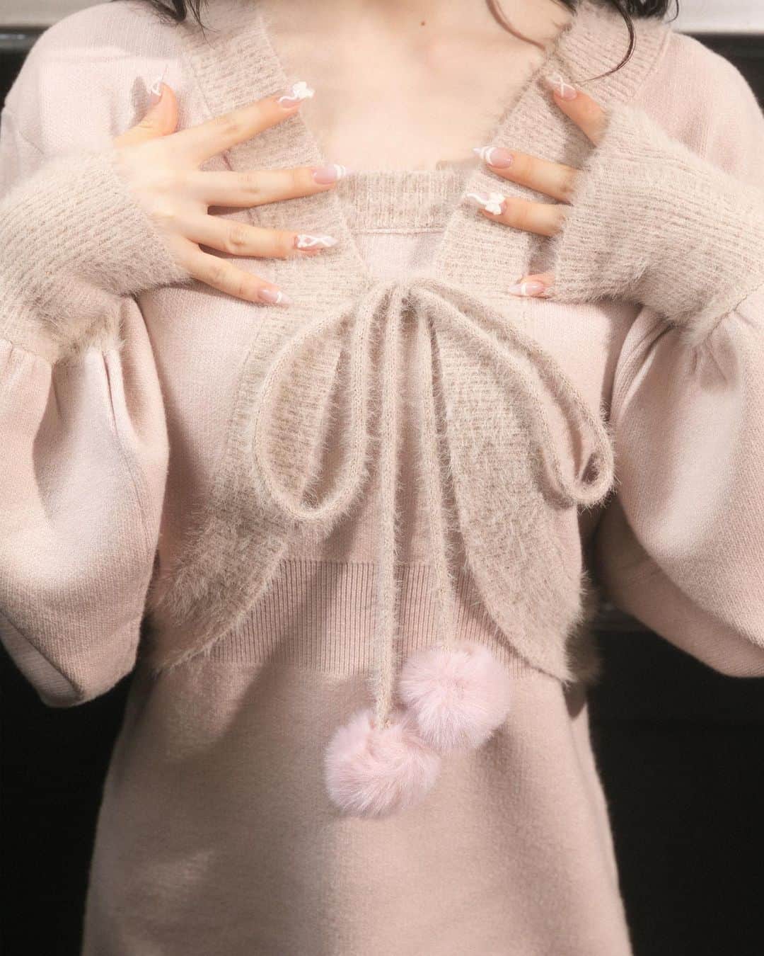 BUBBLESのインスタグラム：「ㅤㅤㅤㅤㅤㅤㅤㅤㅤㅤㅤㅤㅤ ㅤㅤㅤㅤㅤㅤㅤㅤㅤㅤㅤㅤㅤ BUBBLES Winter / November,2023  ☑︎ feather ensemble knit one-piece ¥9,500+tax color :  pink / ivory / black https://www.sparklingmall.jp/c/sparklingmall_all/BS71331 ㅤㅤㅤㅤㅤㅤㅤㅤㅤㅤㅤ _____________________________________________  #bubbles #bubblestokyo  #bubbles_shibuya #bubbles_shinjuku #bubblessawthecity #bubbles #new #clothing #fashion #style #styleinspo #girly #classicalgirly #brushgirly #harajuku #shibuya #newarrival #november #aw #winter #2023_BUBBLES #November2023_BUBBLES」