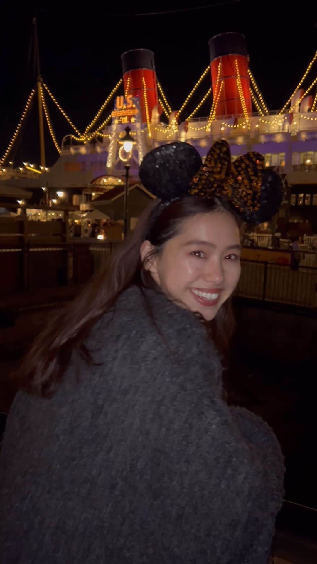 木下桜のインスタグラム：「. 載せそびれていた ハロウィンディズニー🐭♡ 初めてショー見たり 大好きなリトルグリーンマン食べたり 楽しかったな〜🫶🏻  またディズニー行く予定できて ワクワク🎅🏻🎄」