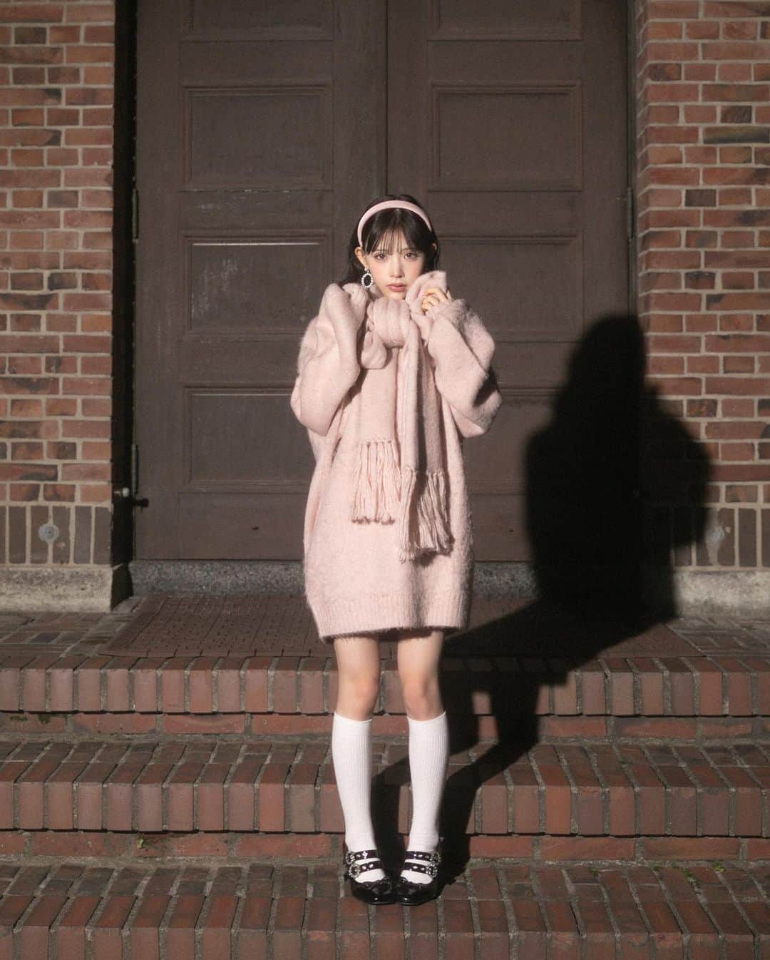 BUBBLESさんのインスタグラム写真 - (BUBBLESInstagram)「ㅤㅤㅤㅤㅤㅤㅤㅤㅤㅤㅤㅤㅤ ㅤㅤㅤㅤㅤㅤㅤㅤㅤㅤㅤㅤㅤ BUBBLES Winter / November,2023  ☑︎ ribbon muffler knit one-piece ¥9,500+tax color :  ivory / blue / black / pink https://www.sparklingmall.jp/c/sparklingmall_all/BS71332 ㅤㅤㅤㅤㅤㅤㅤㅤㅤㅤㅤ _____________________________________________  #bubbles #bubblestokyo  #bubbles_shibuya #bubbles_shinjuku #bubblessawthecity #bubbles #new #clothing #fashion #style #styleinspo #girly #classicalgirly #brushgirly #harajuku #shibuya #newarrival #november #aw #winter #2023_BUBBLES #November2023_BUBBLES」11月20日 19時02分 - bubblestokyo