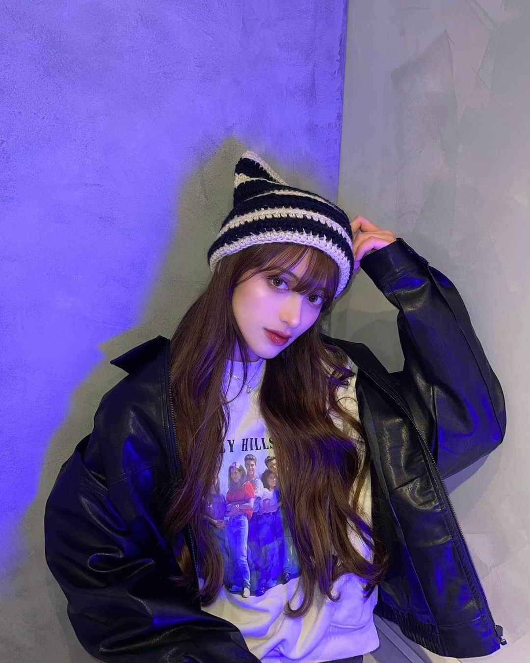 のインスタグラム：「@sixtypercent_official のPOPUP レセプションへ  アジアのファッションを世界へ発信するパイオニアとして、アジア10カ国から1000以上のストリートブランドを集めたオンラインファッション通販サイト60%のPOPUPが11/26(日)まで原宿キャットストリート「mysha gallery」にて開催中だそうです✨️  私はこれからのシーズンに使えそうなニット帽に一目惚れ💟  参加ブランド VARZAR @varzar.official_jp  ARCHIVE BOLD @archivebold_official  ACME DE LA VIE @acmedelavie_crew  ANGLAN @anglan_shop  BLACKUP @blackup_jp  Gotter Gallery @gotter_gallery  The Barnnet https @thebarnnet  87mm (mmlg woman) @mmlg_japan   #60percent #sixtypercent #シックスティーパーセント #instagram #instagood #instalike #ootd #좋아요그램 #좋아요반사 #좋아요테러 #좋반 #오오티디룩#いいね返し #단발머리 #미용실 #데일리룩 #머리스타그램 #좋아요폭탄 #팔로우미 #셀카 #셀끼꾼 #01년#01 #韓国ファッション #韓国コーデ」