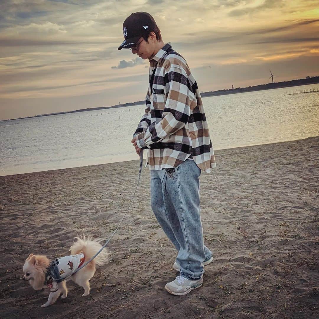 武田航平のインスタグラム：「ころとデート。  TAKEDA'S Coordinate  Cap...NEW ERA×Ralph Lauren Shirt…NEW ERA Pants…DOT'S COLLECTIVE Shoes…MIZUNO  KORO'S Coordinate  Shirt…Bull boo リード&ハーネス…BEAMS  #ootd #dogoftheday  #thanks  それぞれ、メンションしてるので、アイテムチェックしてみてね☻」