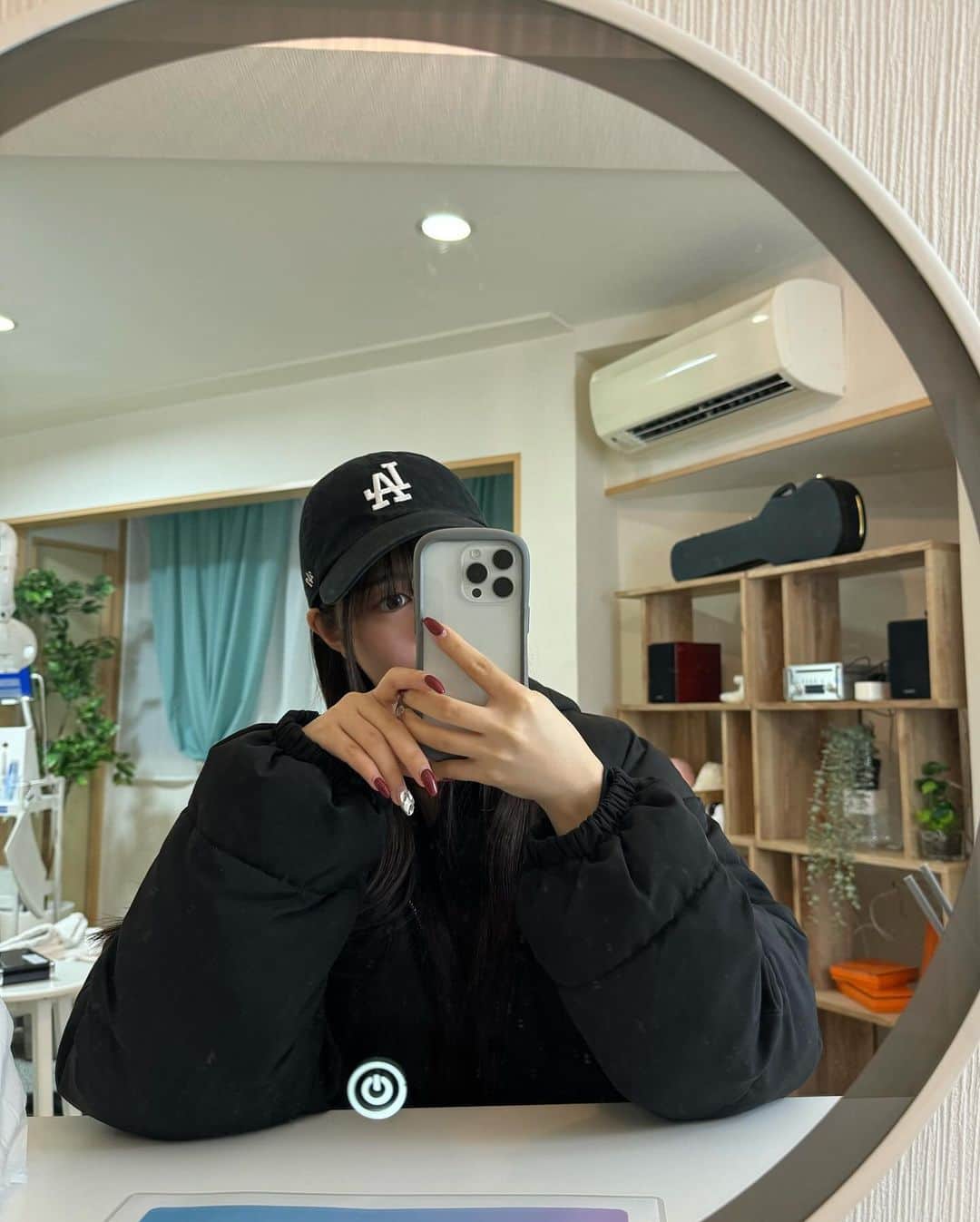 石川涼楓さんのインスタグラム写真 - (石川涼楓Instagram)「ディズニー行った日🧸 ・ ・ ・ 先日 @haku_whitening 恵比寿店さんに、 ホワイトニングで伺いました！ 完全個室のプライベート空間で、 人目を気にせず通えるから嬉しいです~🎀  #PR #ホワイトニング」11月20日 19時08分 - suzuka__0510