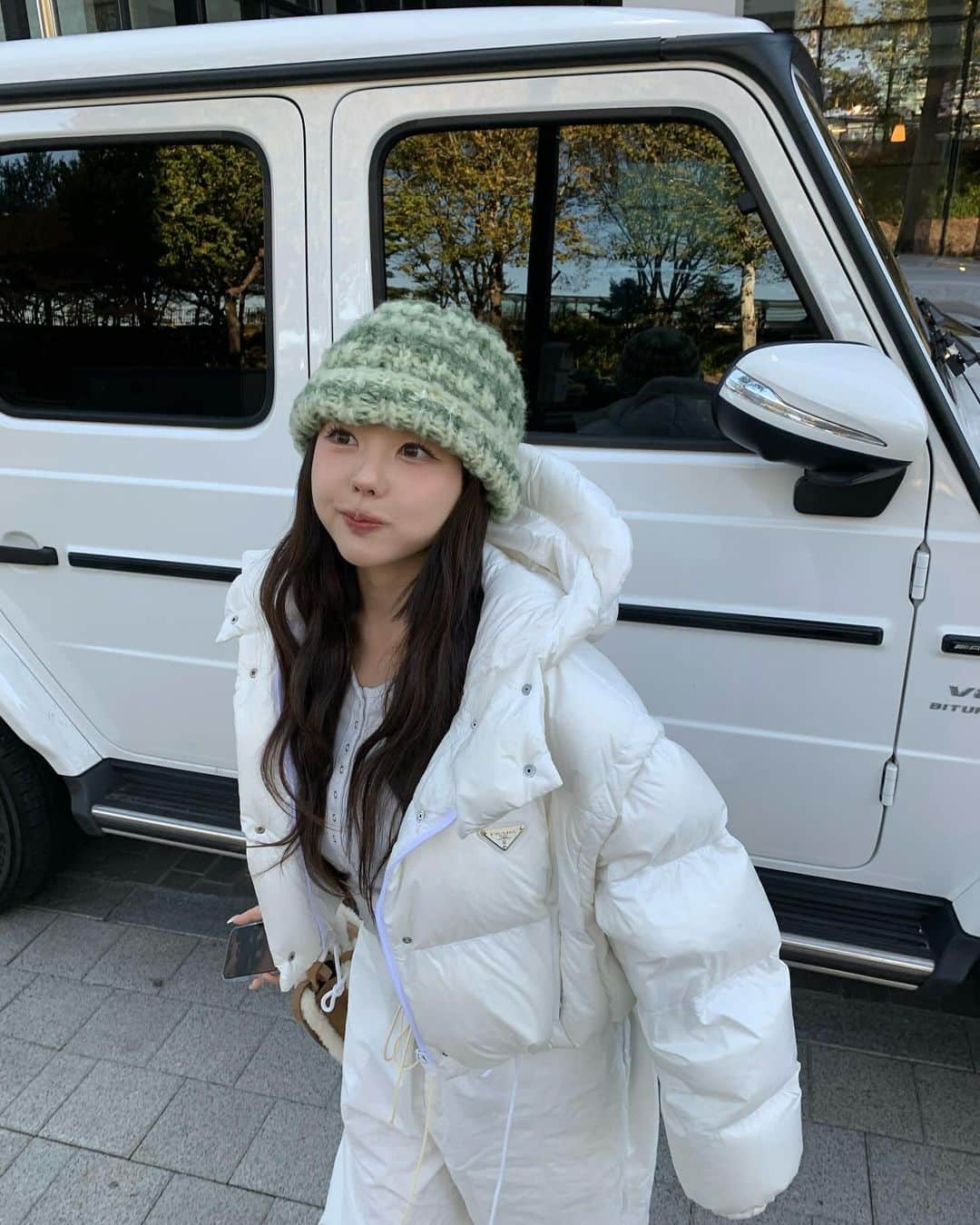 ホン・ヨンギのインスタグラム：「벌써 패딩 입을 날씨야..(?)🥶❄️⛄️」
