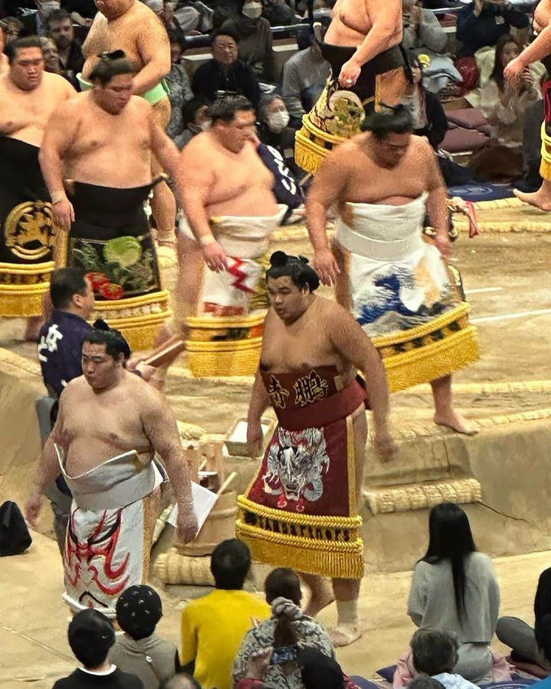 彫師美漸さんのインスタグラム写真 - (彫師美漸Instagram)「大相撲 北青鵬 @hokuseiho 化粧まわしデザイン「青龍×般若」 ・ @hokuseiho @wongrock @takahashi.tomonori1219 ありがとうございました🙏 ・ #大相撲 #北青鵬 #日本国技 #化粧まわし #化粧まわしデザイン #美漸般若 #刺青 #彫師 #美漸 #彫師美漸 #表参道 #原宿 #原宿タトゥー #タトゥー #東京タトゥー #Bizenarttattoostudio #tokyo #tattoo #art #fashion #bizenart #bizen #문신#Bizentattoo  #tattooer #tattooist #tattooartist #tattooart #tattoostudio #japanesetattoo」11月20日 19時21分 - bizentattoo