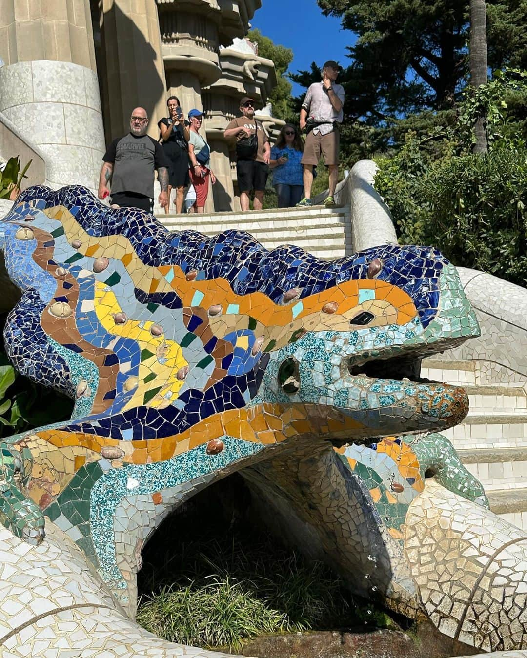 Yuika Matsuさんのインスタグラム写真 - (Yuika MatsuInstagram)「📍スペイン旅行 in バルセロナ🇪🇸 　 グエル公園🦎 　 世界遺産"アントニ・ガウディの作品群”のひとつ。 　 タイル装飾を施したオブジェの数々が見れて 曲線を描く建物も素敵すぎる💓  　 #ゆいか新婚旅行　 ⇧新婚旅行の投稿が好評だったので こちらのハッシュタグから全て見れるように まとめてます❤️ 　 #Spain#Barcelona  #旅行#海外旅行#バルセロナ#スペイン  #世界文化遺産 #ガウディ #建造物 #ヨーロッパ #スペイン#スペイン旅行#グエル公園　 #新婚旅行」11月20日 19時26分 - yuika00802