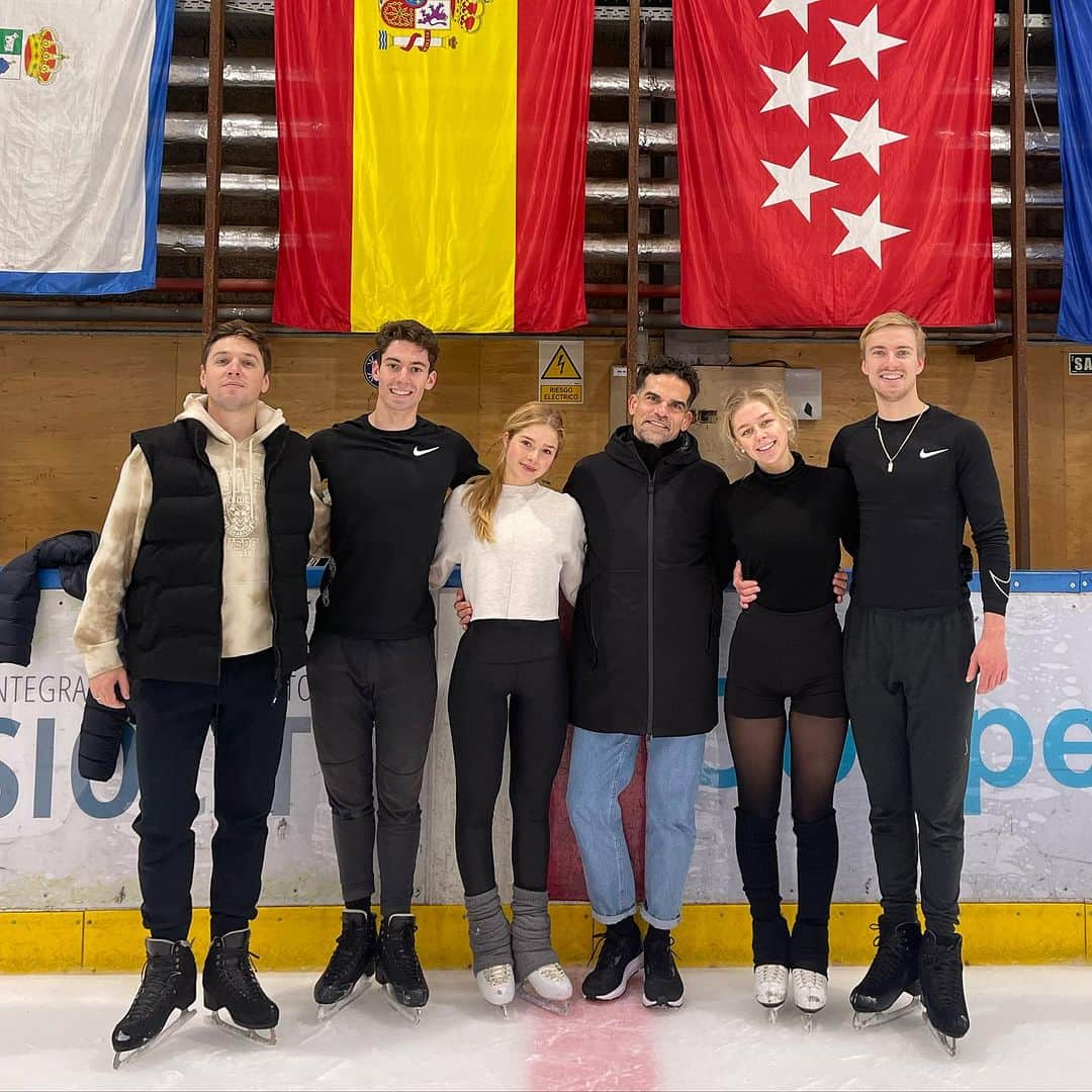 キリル・ハリャヴィンのインスタグラム：「🔥Thank You @antonionajarro for coming to our practice of @sk_icedance today! It’s always a pleasure to learn from You! Thanks for Yours details, advices, and inspiration! 🫶🏻🫶🏻🫶🏻 #SKfamily⛸️」