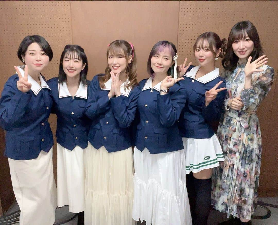 井口裕香のインスタグラム：「💙💙💙 2023/11/19 大洗あんこう祭2023 「ガールズ＆パンツァー」スペシャルステージ 〜ただいま、おかえり、大洗！〜 昨日は本当にありがとうございました！ また来年も、大洗でお会いしましょう！ ３日後から始まる4D、4DX上映もおたのしみに〜😎🎞️ さいごは、主題歌をうたってくださっている ChouChoさんとあんこうチームみんなで集合写真です♡  ４年ぶりのあんこう祭の話、今日のむ〜んでしちゃう〜！」