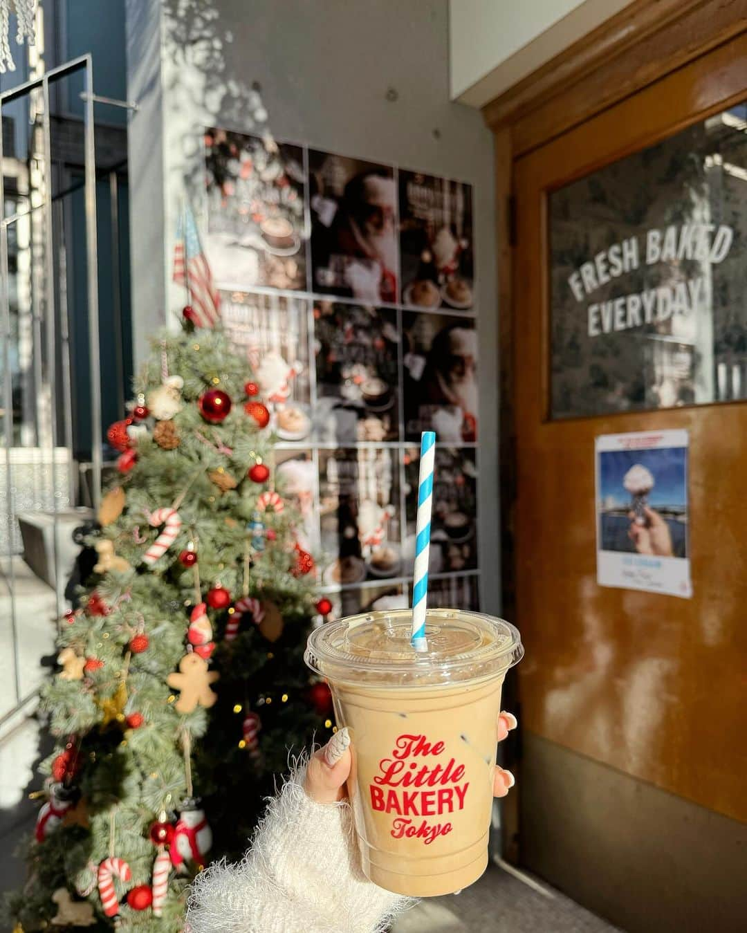 黒田莉来さんのインスタグラム写真 - (黒田莉来Instagram)「white coordinate 🐻‍❄️🎄  ふわふわなトップスは @proportionbodydressing ♡ ちらっと肌見せできる肩のカットがかわいい☁️  そして大きなかわいいワンさんにも出逢えて しあわせな気持ちに🐶♡♡  クリスマス好きすぎて 最近の写真がクリスマスツリーばかりになってきているので そろそろ控えます…^_^  #pr #proportionbodydressing #プロポーションボディードレッシング #プロポ #PBD#表参道カフェ#thelittlebakerytokyo」11月20日 19時34分 - kuroda_tomatochan