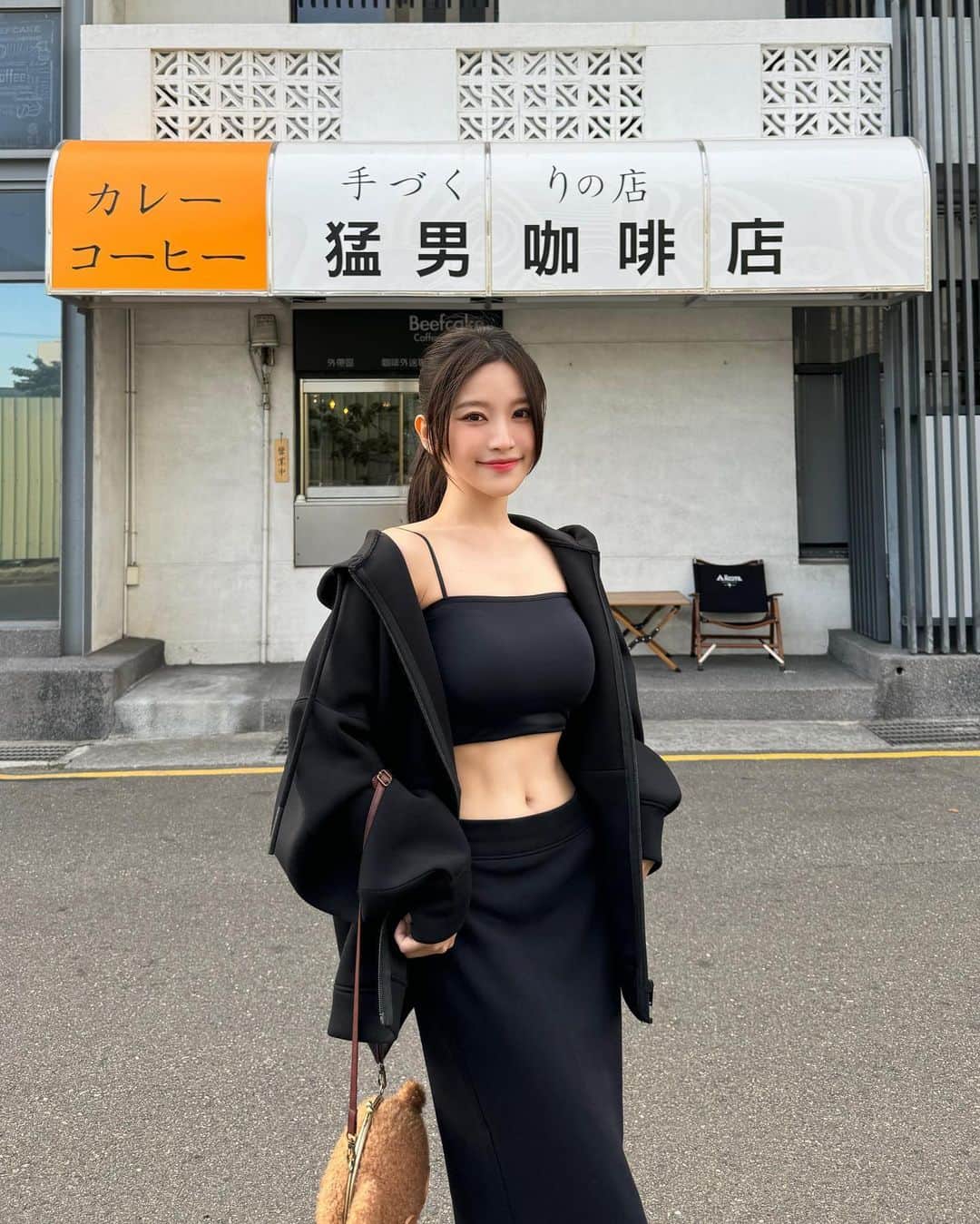 蔡瑞雪（Ruixue Tsai）のインスタグラム：「咖啡有了☕️ 那我的猛男呢～ (˶‾᷄ ⁻̫ ‾᷅˵)」