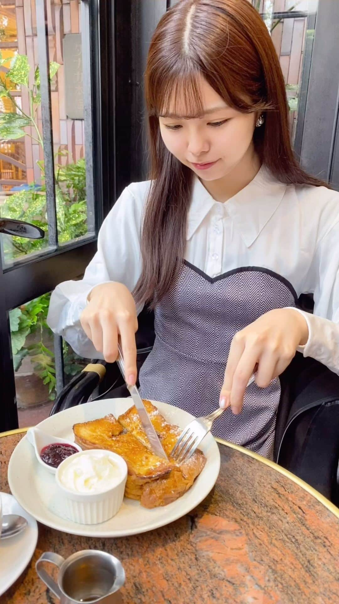 荒野姫楓のインスタグラム：「いっぱい食べる君が好き？🍴︎  . . . #名古屋 #名古屋グルメ #アイドル #名古屋カフェ #名古屋ランチ #名古屋観光 #愛知カフェ #カフェタナカ #カフェ巡り #カフェ活 #カフェめぐり #喫茶店 #もぐもぐ #フレンチトースト #スイーツ #aichi #nagoya #ske48 #cafe #frenchtoast #sweets #reels #リール」