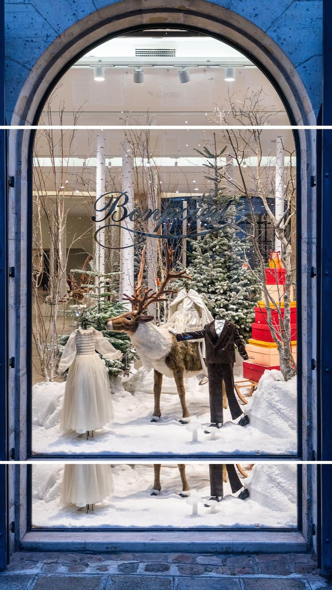 bonpointのインスタグラム：「Bonpoint Holidays | Let the countdown begin! ❄️​ In the frosty atmosphere, preparations are well underway as snowflakes gently swirl all around. ​  Come by your nearest boutique to discover our festive window display. ​  #Bonpoint #BonpointHolidays」