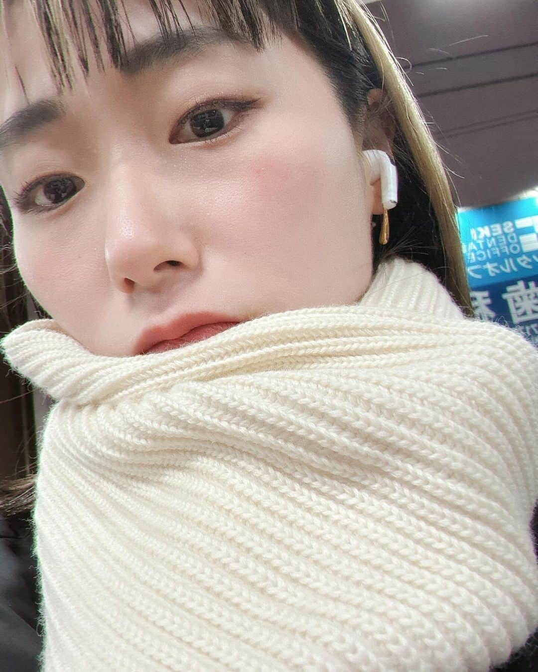岡本彩也花のインスタグラム：「冬」
