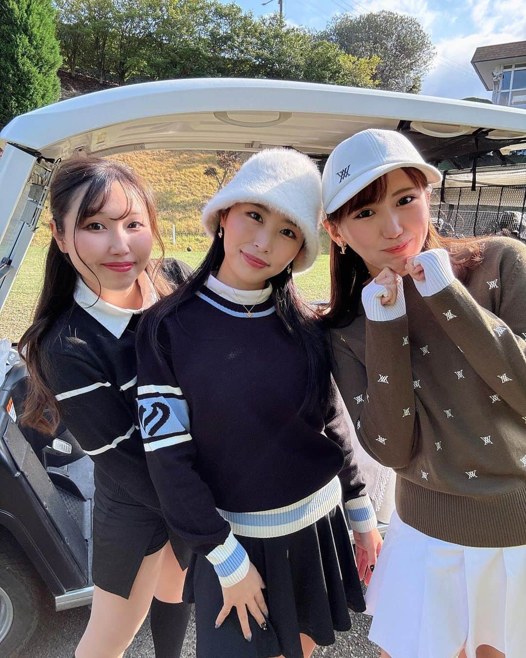 MIKIさんのインスタグラム写真 - (MIKIInstagram)「やっぱり寒くなってきた⛄️❄️ 日本酒🍶だぁ‼️笑 熱燗の季節がやってきた🤤💙 ＋3から始まったと思ったら そのあと連続パー✋✨で、 いける予感してんけど笑😆 いつも通りやった🥳🤧 今日も楽しかったからすぐ終わっちゃった🥺🎀💖  #ゴルフ女子 #ゴルフ女子と繋がりたい #関西ゴルフ女子 #関西ゴルファーと繋がりたい #ゴルフ上手くなりたい #ゴルフのお昼休憩 #飲兵衛ゴルファー #ゴルフ好きな人と繋がりたい #可愛い #韓国ゴルフウェア #ゴルフスタグラム #golfstagram #大人かわいい」11月20日 19時59分 - mktyy_golf
