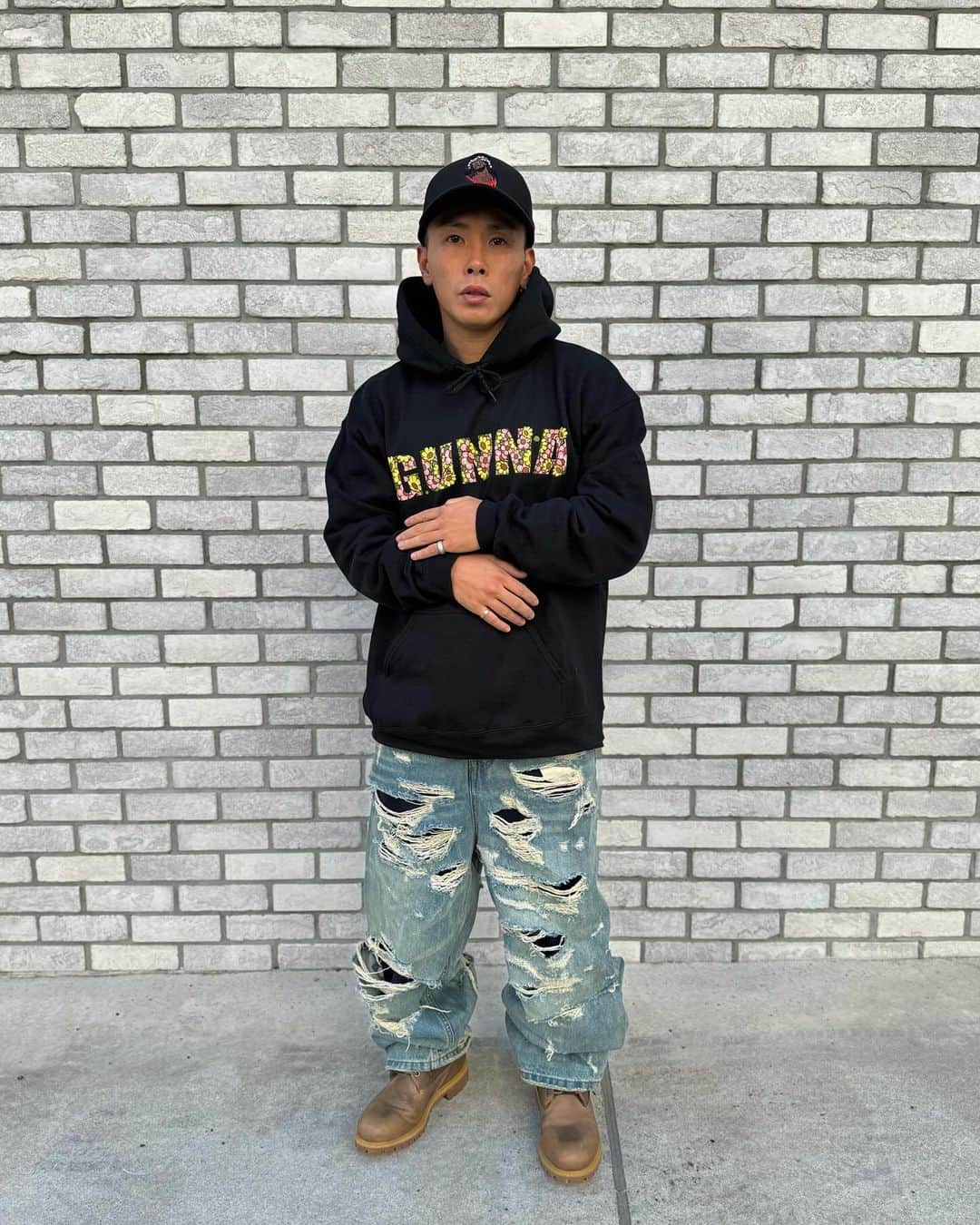 岩田翔吉のインスタグラム：「Bein' a real one is my motto, handle my problems, I ain't scared 🗡️🩸  次戦の発表をお楽しみに🫦  #agiftandacurse #outfits #balenciaga #timberland #gunna #🅿️」
