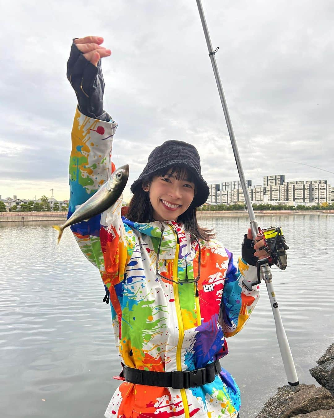 阪本智子さんのインスタグラム写真 - (阪本智子Instagram)「🎣♡  【芦屋浜】でフカセ練習😆  アジ鯖が釣れて楽しかった🩷  終わった後の帽子こうなるよね？笑  #フカセ釣り #ふかせ釣り #阪本智子」11月20日 20時05分 - tomoko_sakamoto423