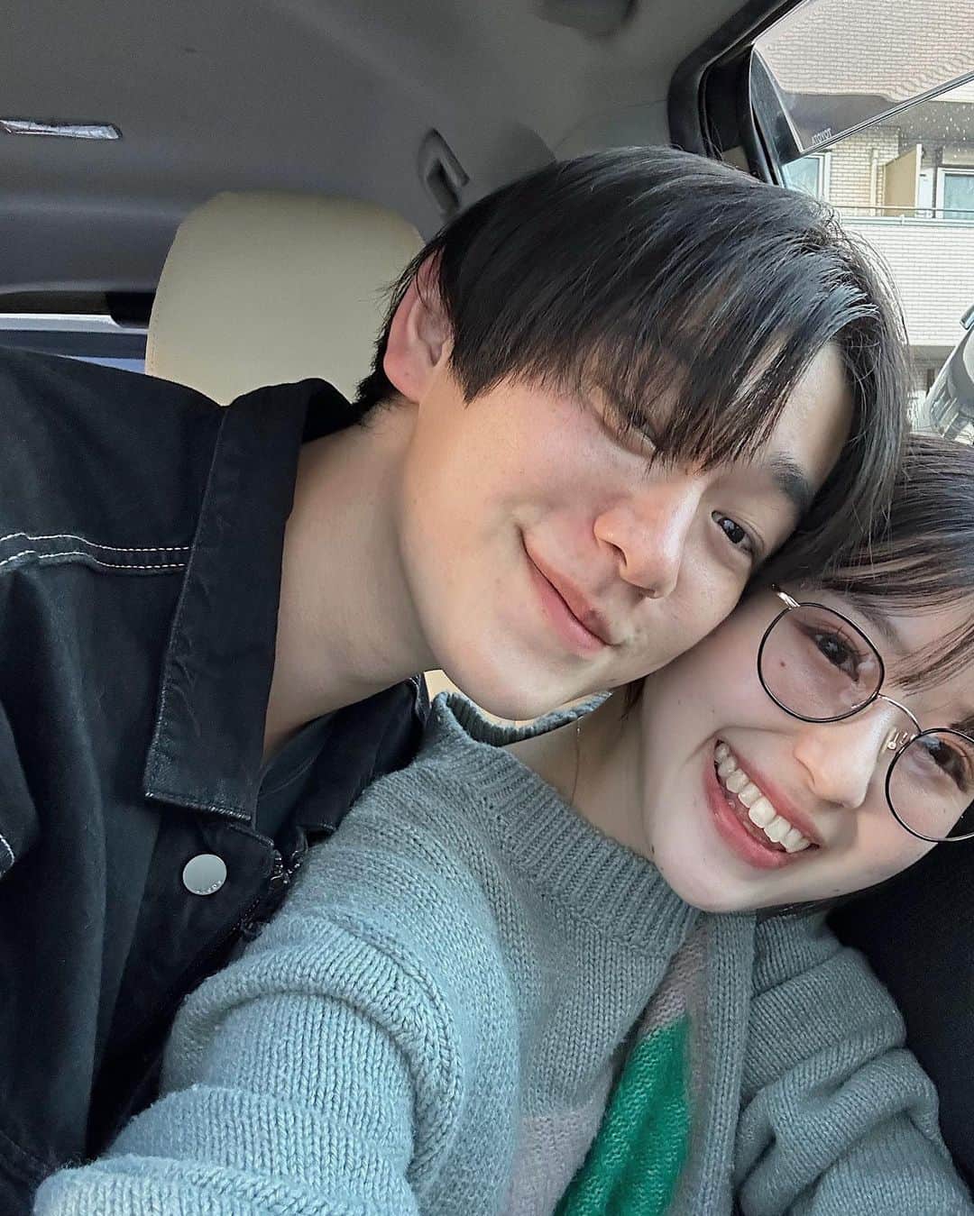 るっこのインスタグラム：「ついに我が家、みんな揃って初コロナ🤒  もうみんな熱は下がったけど、 まだしばらくはお家でゆっくり過ごします🛌  みんな少しずつズレながら感染していって、 一昨日、最後にすいが発熱🥲  とりあえずみんな軽い症状で済んで良かった…😮‍💨  しばらくは過去picの載せてないシリーズ 掘り出そう🔨  #ruko_mama #るこれん」