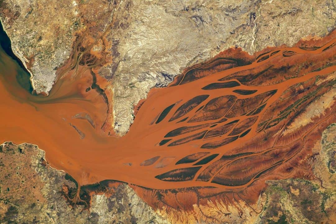 NASAさんのインスタグラム写真 - (NASAInstagram)「Halloween may be over for us, but not for some of Earth’s water! These eerie images were taken by @Space_Station astronauts. Red-pigmented algae, bacteria, & sediments in the water created this blood-like appearance in the Laguna Colorada.   Image description: Astronaut photograph of the Laguna Colorada in Bolivia. The water is bright orange and forms streaks. The lakebed appears white and light tan due to salt. The surrounding landscape is a brown desert.」11月21日 1時43分 - nasagoddard