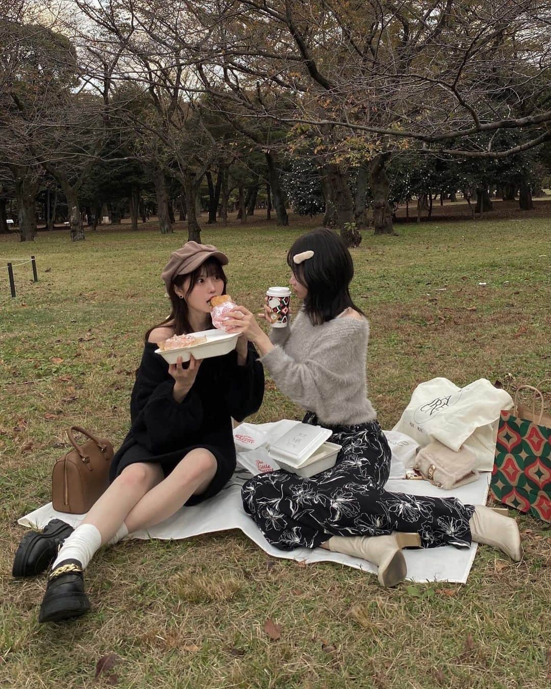 星乃まひろさんのインスタグラム写真 - (星乃まひろInstagram)「picnic~~ 🧺🍂  one-piece: @rili.shopping  ㅤㅤㅤㅤㅤㅤㅤㅤㅤㅤㅤㅤㅤ ㅤㅤㅤㅤㅤㅤㅤㅤㅤㅤㅤㅤㅤ #ピクニック #picnic #秋ピクニック #代々木公園 #ootd #code」11月20日 20時31分 - mhr_honi