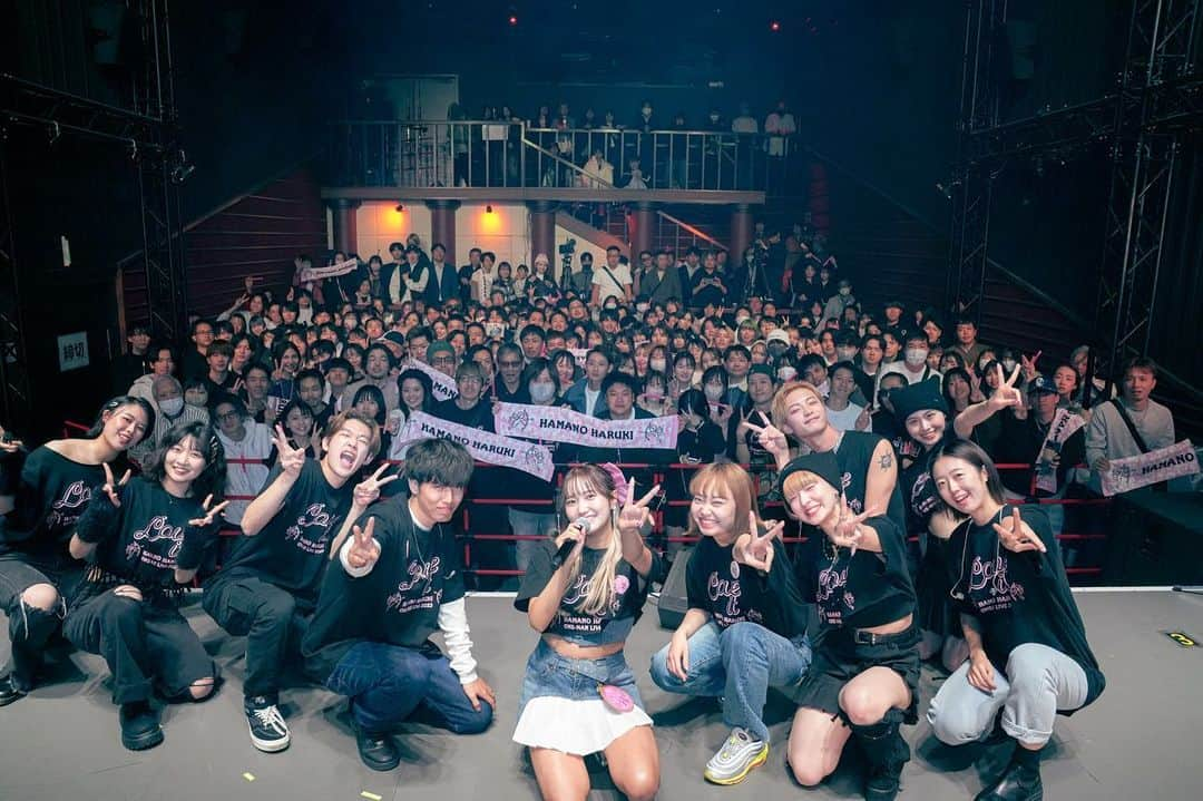 CHISATOさんのインスタグラム写真 - (CHISATOInstagram)「2023/11/18 📍横浜bronth.live 浜野はるき　3rd ONEMAN LIVE "Love it"  バックダンサーをさせていただきました！  はるきがダンサーとして名前を呼んでくれて、 最後に「夢が叶ったね！」って言ってくれて、 泣きそうになりました。  そしてたくさんお世話になっている @tomoyadaikoku さんの 振り付けを踊れて本当に嬉しかったです！  たくさんの方のおかげでこんな機会に恵まれて 本当に幸せです😭  はるき、関係者の皆様、ダンサーのみんな ありがとうございました！✨  #浜野はるき #loveit #バックダンサー」11月20日 20時32分 - 1220.chisato