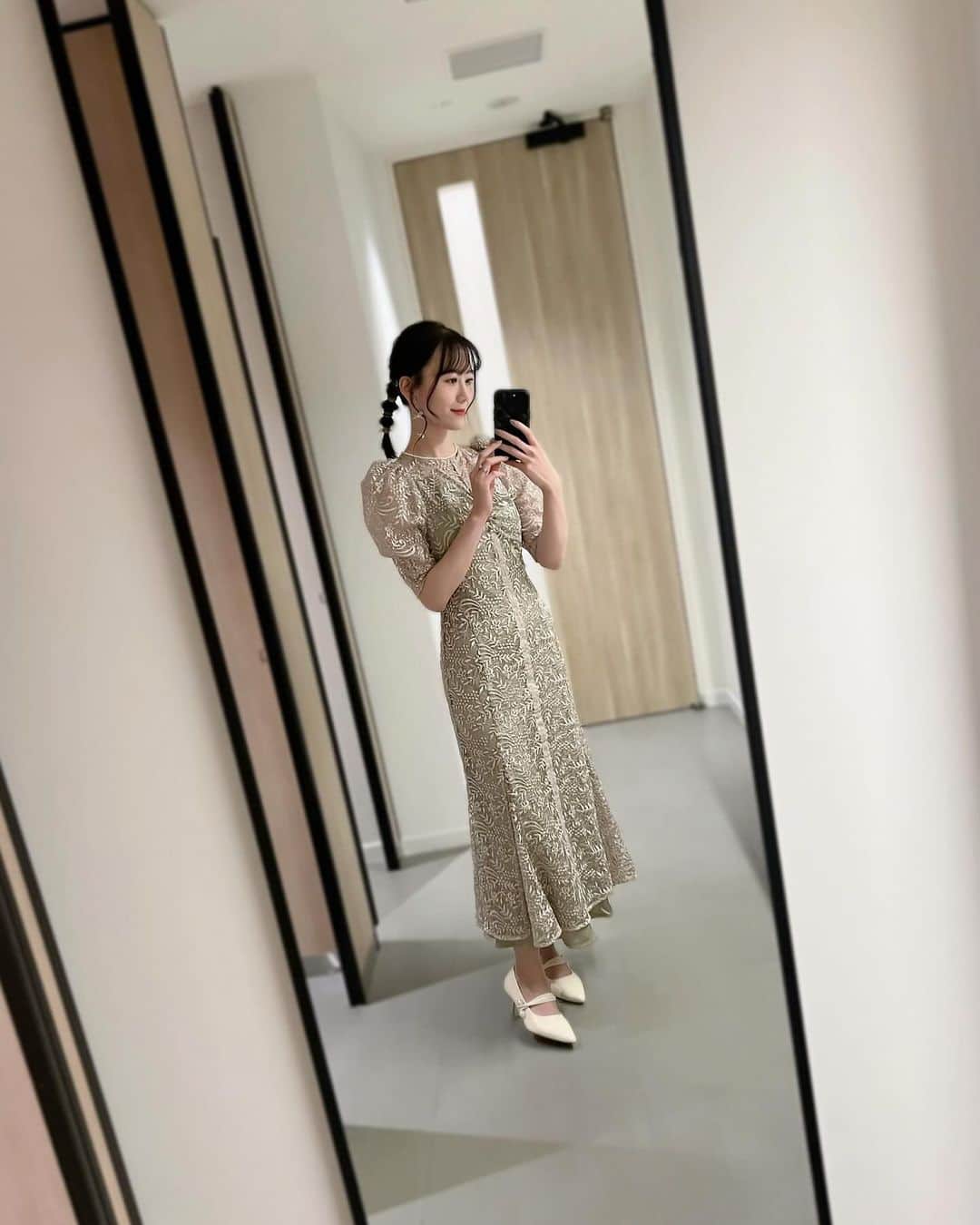 鈴木つく詩のインスタグラム：「#パーティードレス #Partydress #hairset  ドレスの準備が間に合わず お友だちにお借りしたんだけど とーっても可愛いかった♡」