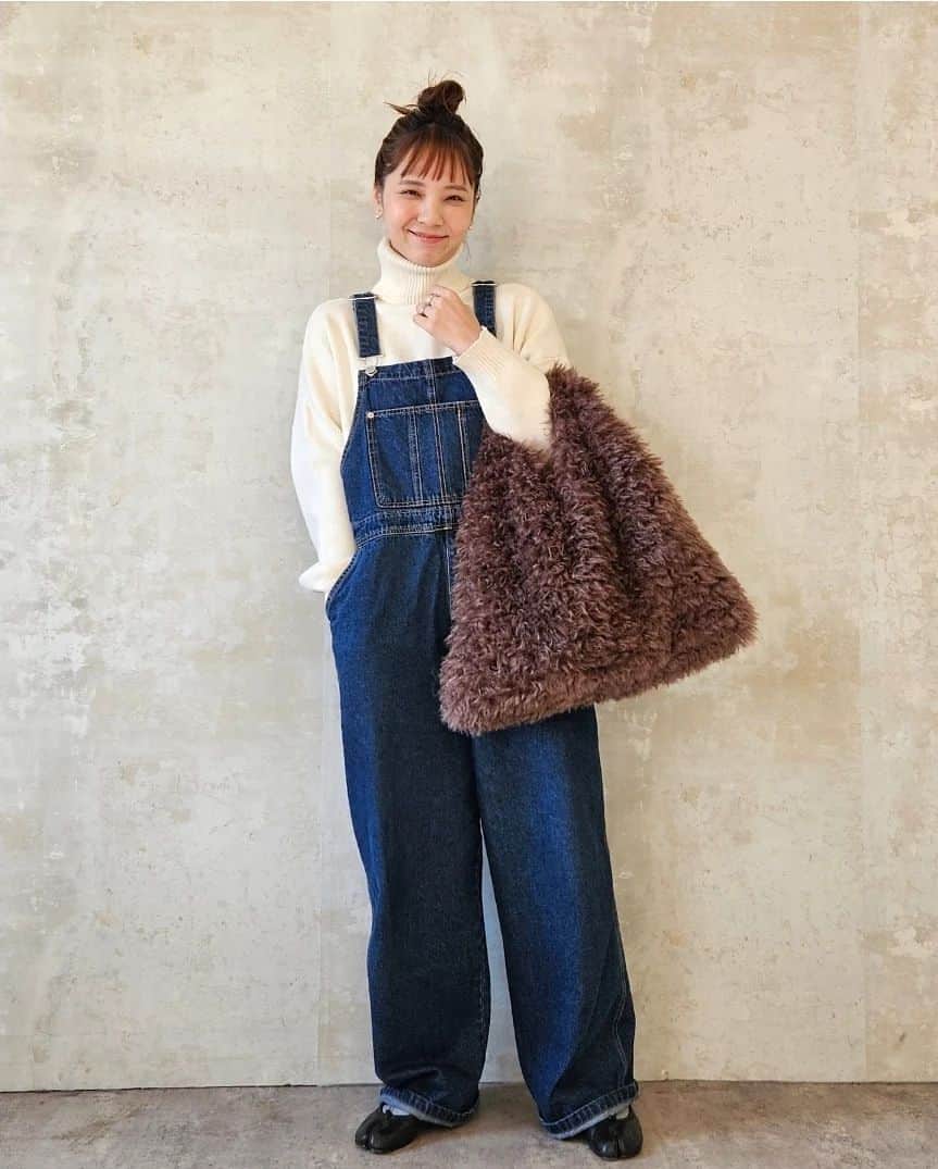 のインスタグラム：「🐩🤎  手触りもふもふで気持ちよすぎで最高すぎる🤤♡(6枚目の動画で伝わるかな)  #levernis #ルベルニ#pr」