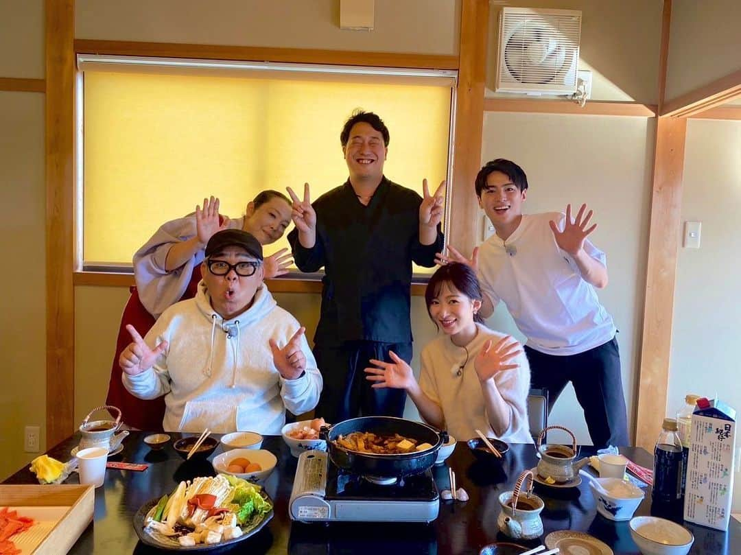 のインスタグラム：「カニ・肉・松茸✨🦀🍄  今日の特集では食欲の秋にピッタリ🍁 豪華食べ放題をご紹介⭐️  兵動さん、速水アナ、鈴木で お腹がいっぱいになるまで食べてきました🤤  一級品の食材をあばれ食い🥩 幸せすぎました〜  そして愛知県ではあすから"あいちウィーク"❗️ スイッチ！も「この秋あいちをもっと好きになる！」を キーワードに今週1週間、 地元で活躍するスゴ腕の職人をご紹介します！✨ お楽しみに💡  #東海テレビスイッチ #いっしょにアップデート #兵動大樹 さん #関根麻里 さん #吉田ジョージ #速水里彩 #鈴木翔太」