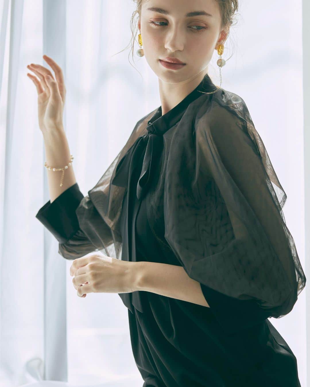 Dorry Dollのインスタグラム：「【 82687 】  ボウタイボレロパンツドレス Bow Tie Bolero Pants Dress  WEB限定　/　M　 black　brown　lightkhaki　navy　  お呼ばれドレスを選ぶならDorryDollで決まり🤍 みんなはどのドレスを選びますか？  2023.11  お呼ばれドレス気になると思った方。 DorryDollのドレスをもっと見たいと思ったアナタ。 ”いいね・保存・コメント”よろしくお願いします🌹  . ・ ・  #結婚式コーデ #結婚式ドレス #結婚式参列 #お呼ばれ #お呼ばれドレス #お呼ばれワンピ #お呼ばれコーデ #お呼ばれスタイル #フォーマルドレス #お食事会 #デートコーデ #ディナーコーデ #オケージョン #パーティードレス #ホカンス #新作ドレス #dorrydoll #ドリードール  ※商品画像は、光の当たり具合やパソコンなどの閲覧環境により、 実際の色味と異なって見える場合がございます。予めご了承ください。」