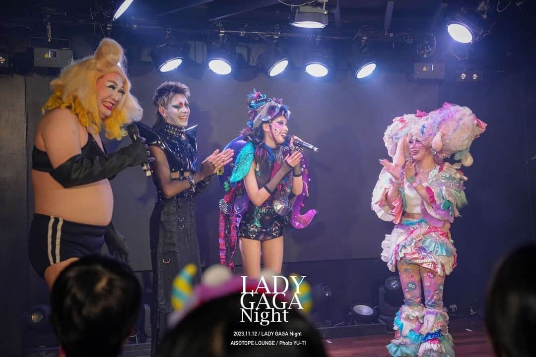 KAWAII MONSTER CAFEさんのインスタグラム写真 - (KAWAII MONSTER CAFEInstagram)「🩷LADY GAGA Night🩷　@ladygaga  ARTPOP 10th ANNIVERSARY🏹🧬✨ 2023.11.12 (SUN) 📍 @aisotope_lounge   THANK YOU SO MUCH👽🌈💫  @monsterx_kawaii からMELTYのシエルとJELLYのモアンが出演させて頂きました🫶🏼 この日だけの為に 🎵swine でパフォーマンスさせて頂きました🪽  私たちKMCのコンテンツディレクターの @harris_ipride がオーガナイザーのこのイベントは今年もとても熱くて最高でした！！！❤️‍🔥❤️‍🔥  ありがとう🩷❤️🧡💛💚💙  #ladygaga #ladygaganight #gaganight #レディーガガナイト　#ガガナイト #monsterx #shinjuku #新宿二丁目 #aisotopelounge」11月20日 20時47分 - kawaiimonstercafe