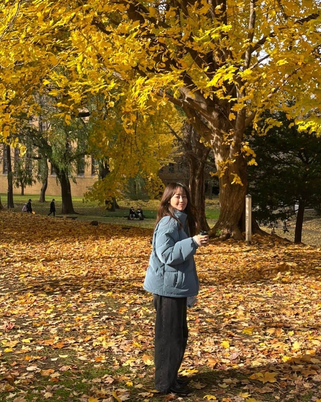 宮﨑香蓮のインスタグラム：「30歳になりました😚🎂 お祝いのメッセージありがとうございます...🤍🌱  「30代楽しいよー！！」と先輩方に言われました。 わたしもそう言えるように！ 楽しめるように！がんばります🌍 みんなに！いいことが！ありますように💫🌷」