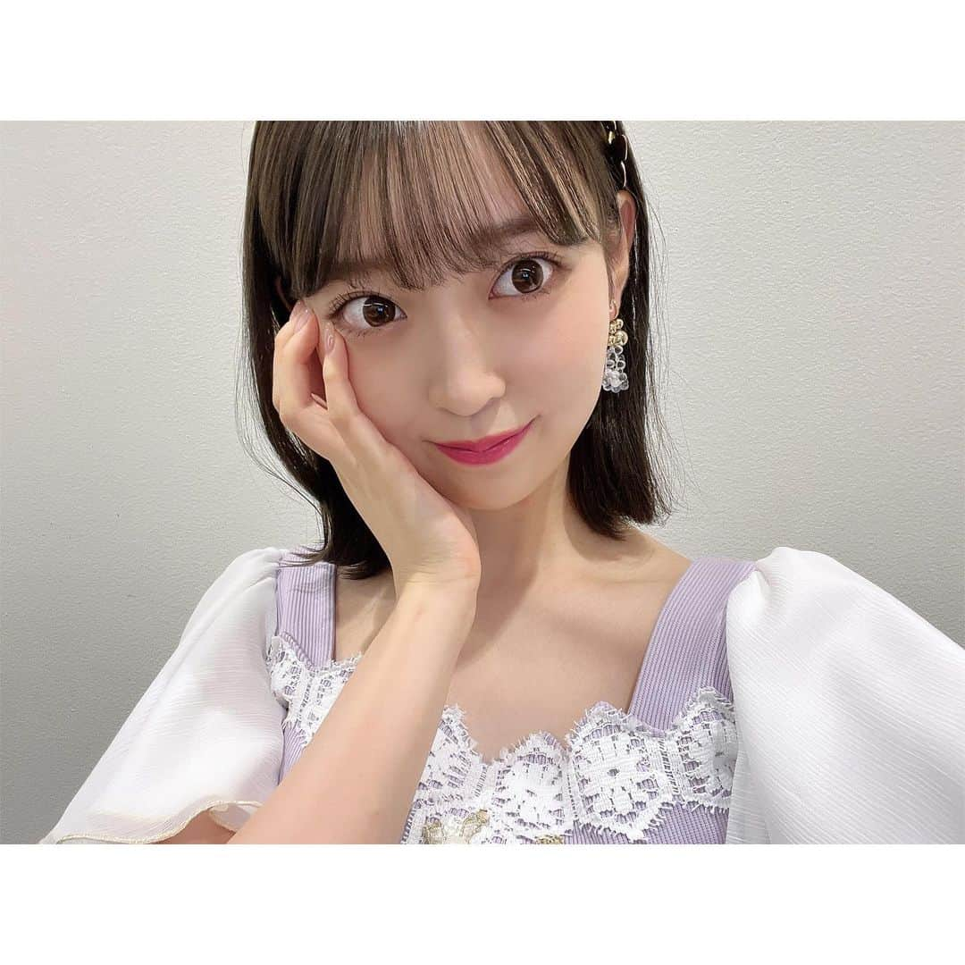 阪口珠美さんのインスタグラム写真 - (阪口珠美Instagram)「.  セブンイレブンアプリ×乃木坂46キャンペーン   衣装がとっても可愛かったです ☺︎  限定グッズにはアクスタなどもありますのでぜひチェックしてくださいね。  #乃木坂46 #たまみぐらむ」11月20日 20時51分 - tamami_46_official