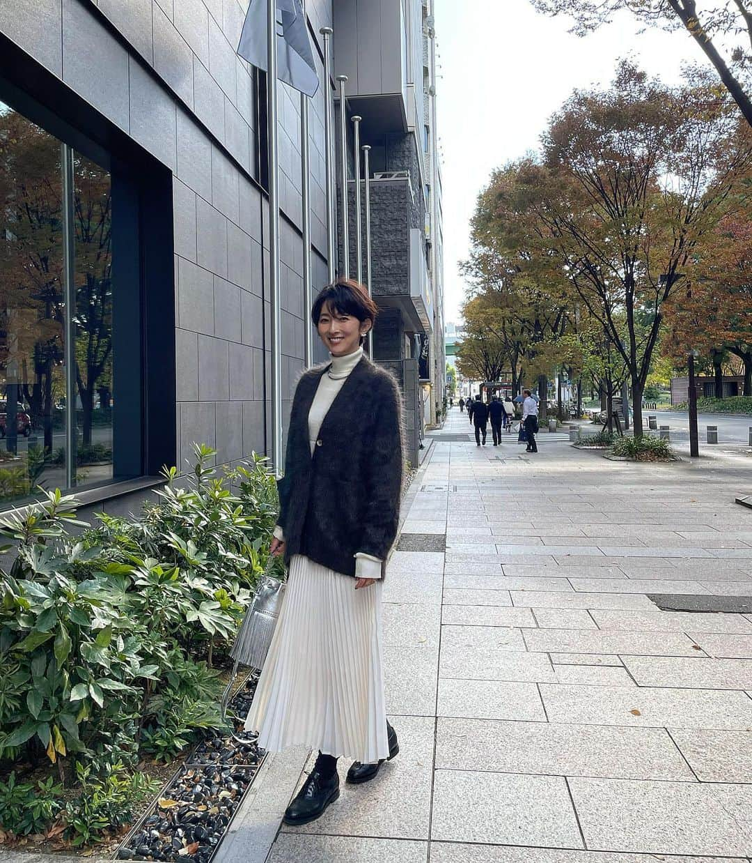 石井のり子のインスタグラム：「** 好きなものだらけ🤎🤍🩶  #larum #cen_jp #jandmdavidson #churchs #ootd #fashion #autumn」