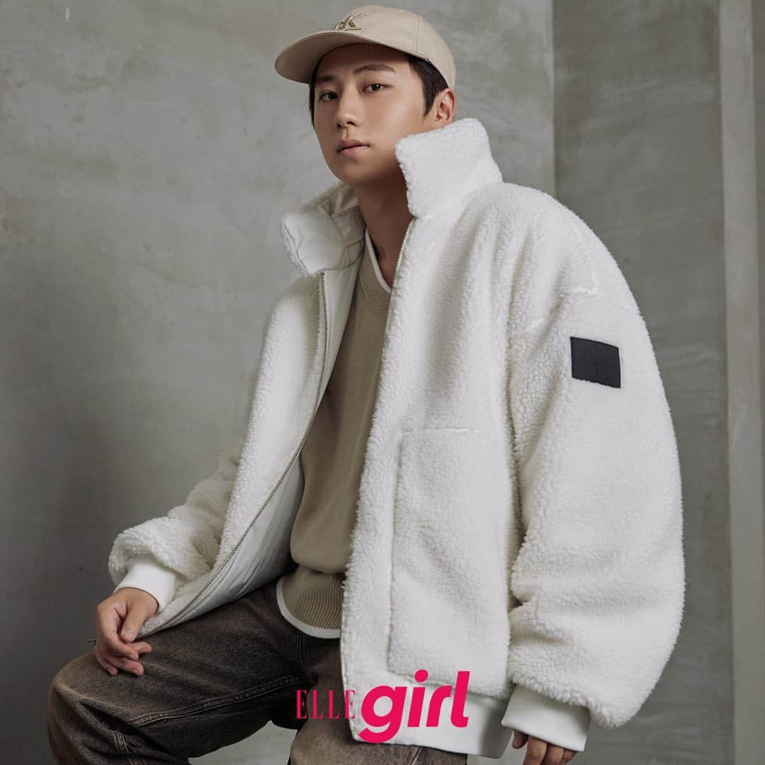 ELLE girl JAPANさんのインスタグラム写真 - (ELLE girl JAPANInstagram)「【sponsored】秋冬シーズンのはじまりは、どんなシーンでも活躍する本命アウターを見つけたい🍂そこで、今季の相棒となる洗練アウターを「カルバン・クライン」からキャッチアップ。9名のELLEgirl UNIが等身大で着こなす最新コレクションを参考に、今シーズン狙いたい本命アウターを探そう！🧥  🔗https://www.ellegirl.jp/egpr/pr-stories/a45609169/f-calvinklein-ellegirluni2023-11/  @calvinklein #calvinklein #ELLEgirlUNI  @reyla__25  @shoma8108  @ematanioku  @eritanitani  @ren.479  @hkr7140  @yudai_shimamura  @iamihsahakatiam  @o_h_410」11月20日 21時00分 - ellegirl_jp