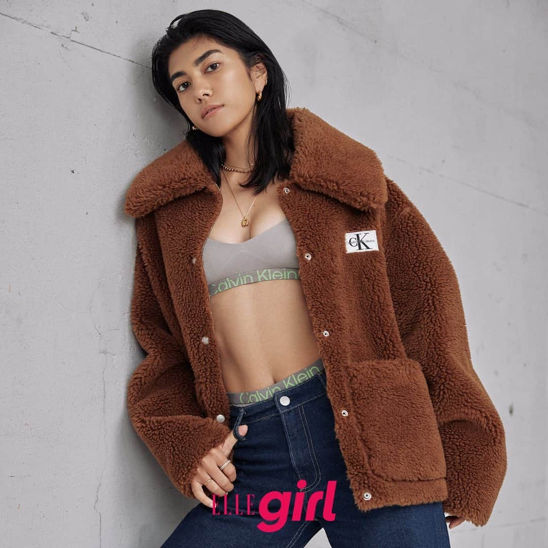 ELLE girl JAPANさんのインスタグラム写真 - (ELLE girl JAPANInstagram)「【sponsored】秋冬シーズンのはじまりは、どんなシーンでも活躍する本命アウターを見つけたい🍂そこで、今季の相棒となる洗練アウターを「カルバン・クライン」からキャッチアップ。9名のELLEgirl UNIが等身大で着こなす最新コレクションを参考に、今シーズン狙いたい本命アウターを探そう！🧥  🔗https://www.ellegirl.jp/egpr/pr-stories/a45609169/f-calvinklein-ellegirluni2023-11/  @calvinklein #calvinklein #ELLEgirlUNI  @reyla__25  @shoma8108  @ematanioku  @eritanitani  @ren.479  @hkr7140  @yudai_shimamura  @iamihsahakatiam  @o_h_410」11月20日 21時00分 - ellegirl_jp