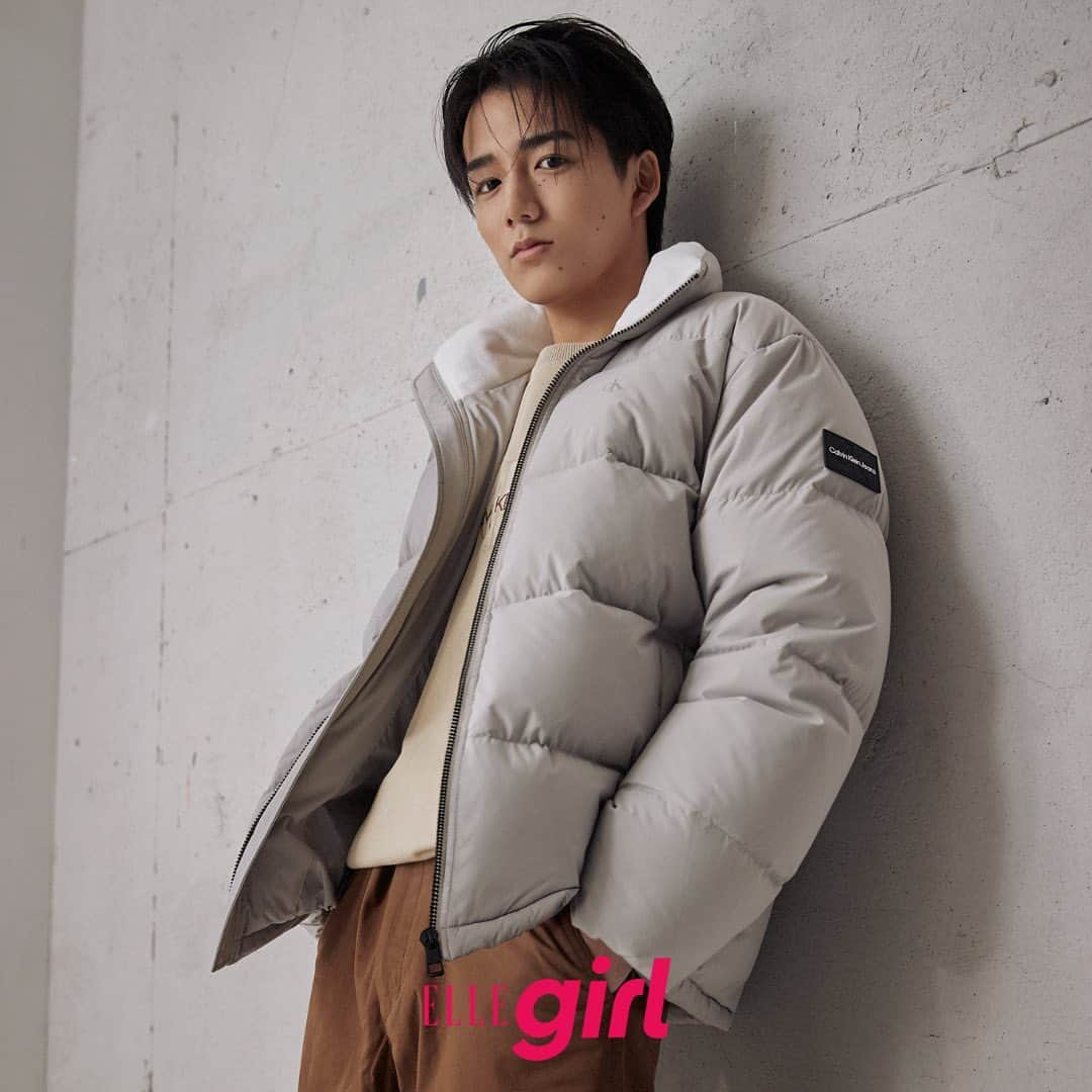 ELLE girl JAPANさんのインスタグラム写真 - (ELLE girl JAPANInstagram)「【sponsored】秋冬シーズンのはじまりは、どんなシーンでも活躍する本命アウターを見つけたい🍂そこで、今季の相棒となる洗練アウターを「カルバン・クライン」からキャッチアップ。9名のELLEgirl UNIが等身大で着こなす最新コレクションを参考に、今シーズン狙いたい本命アウターを探そう！🧥  🔗https://www.ellegirl.jp/egpr/pr-stories/a45609169/f-calvinklein-ellegirluni2023-11/  @calvinklein #calvinklein #ELLEgirlUNI  @reyla__25  @shoma8108  @ematanioku  @eritanitani  @ren.479  @hkr7140  @yudai_shimamura  @iamihsahakatiam  @o_h_410」11月20日 21時00分 - ellegirl_jp