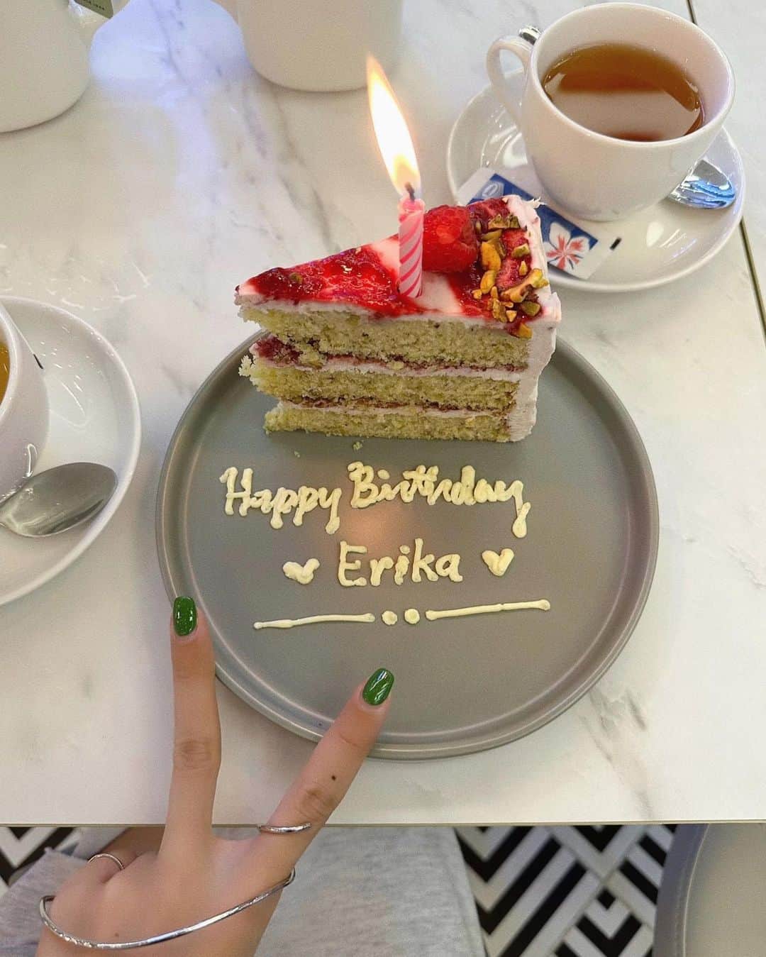 のインスタグラム：「Thanks mom♡」