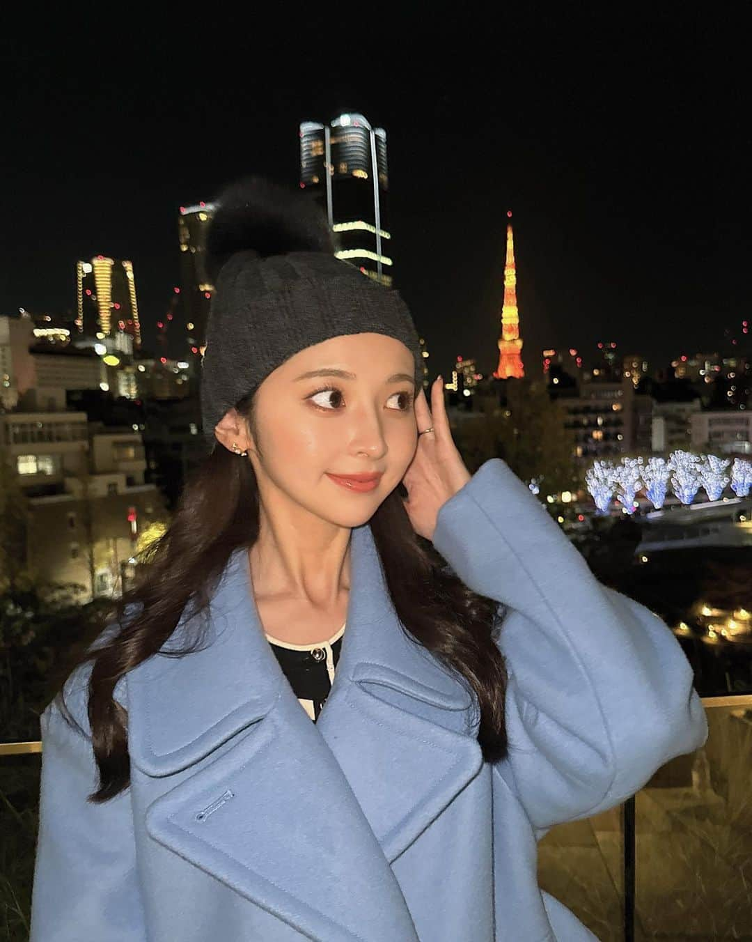 岸本沙季のインスタグラム：「沢山ご質問頂くお気に入りのコート❄️今期一番のお気に入りです♡」