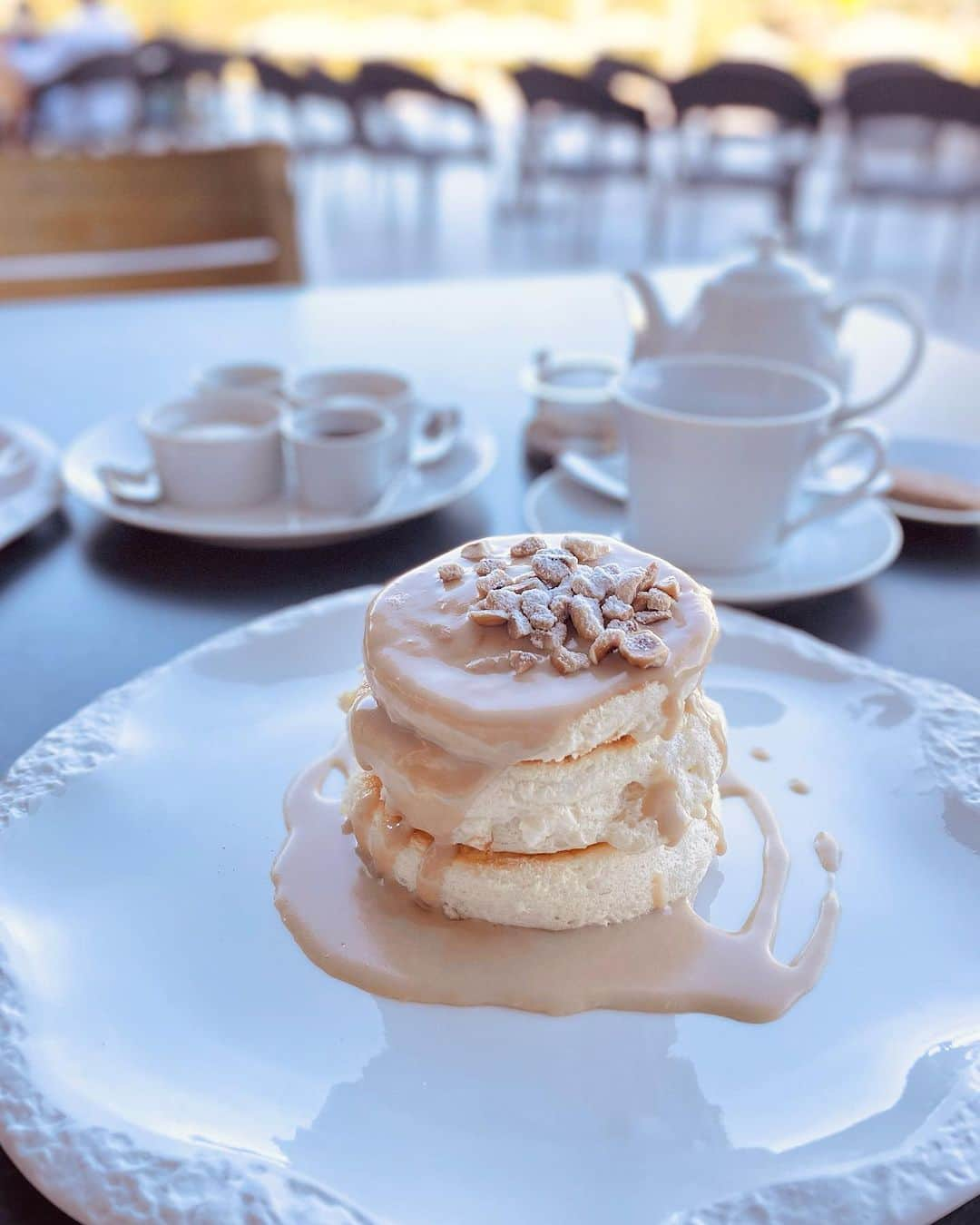 西村笑花さんのインスタグラム写真 - (西村笑花Instagram)「♡ ・ ・ 沖縄に行ったら絶対食べたかった マカダミアナッツのリコッタパンケーキ🥞🌺  美味しくてとろけました🤤💓🫶🏻  #emika_trip  #halekulani #halekulaniokinawa  #マカダミアナッツ #リコッタパンケーキ  #マカダミアナッツパンケーキ」11月20日 21時16分 - emika_nishimura