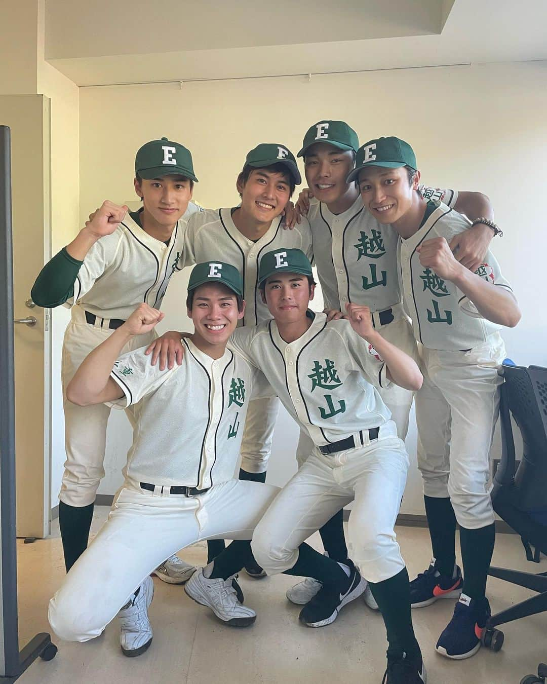 松谷優輝のインスタグラム：「下剋上球児  松本淳之介　役で6話から越山高校野球部員として出演させて頂きました。 写真は2017年度入学の仲間たち 越山高校、公式戦初勝利！  #下剋上球児  #日曜劇場  #tbs  #野球」