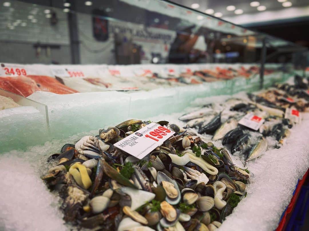 奥貫薫さんのインスタグラム写真 - (奥貫薫Instagram)「.  SYDNEY FISH MARKET  南半球最大の魚市場で、水揚げ量は豊洲に次いで世界2位だとか。 活気があり賑わっていました🐟」11月20日 21時18分 - kaoru_okunuki