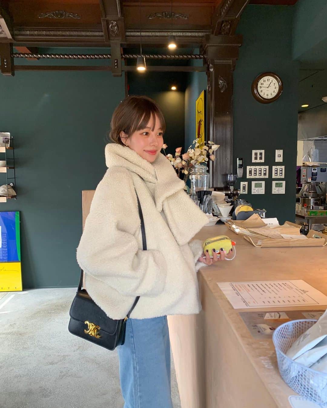 ITSUKIのインスタグラム：「. ランチに気になってたパン屋さんに行った日🥐♡ ブランチブラザー財布にしてるのばれた。」