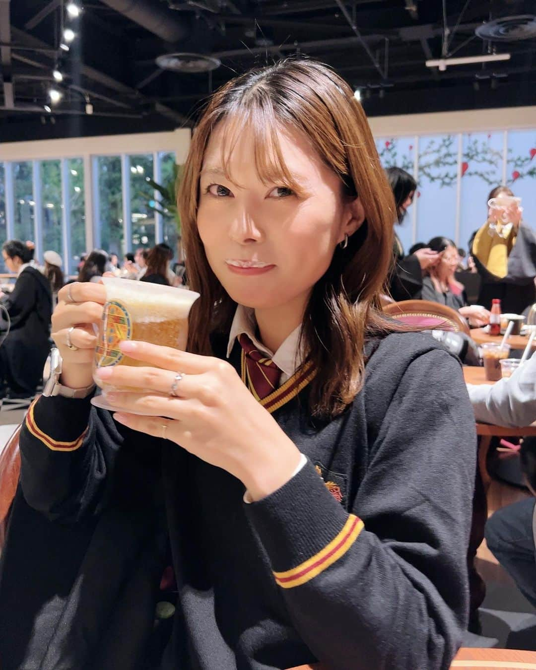 津田知美のインスタグラム：「#wbstudiotour   全ハリーポッターファンがトライする、バタービールハーマイオニーチャレンジの結果です🍺  #ハリーポッタースタジオツアー」