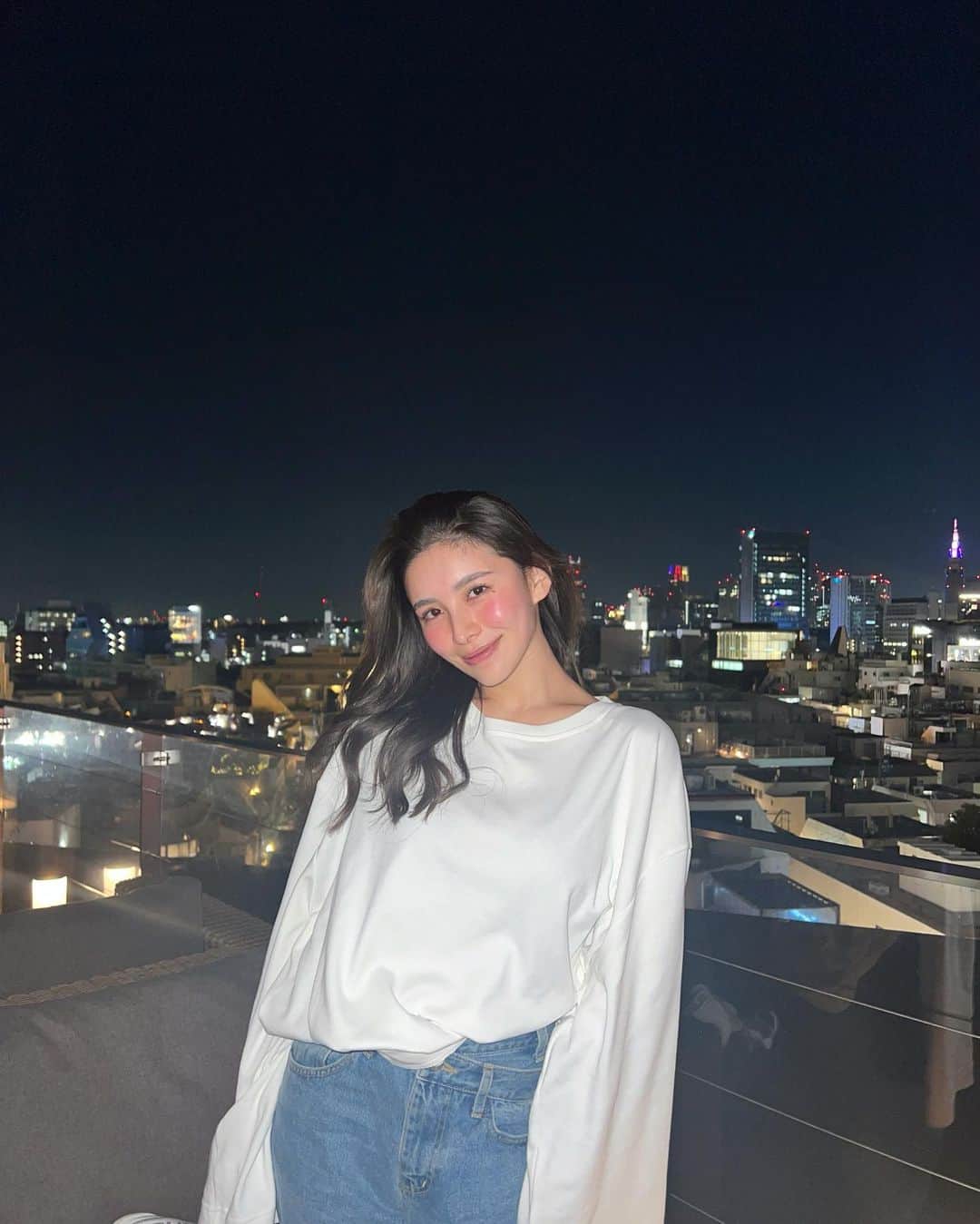 MIRINのインスタグラム：「親友と飲んで酔った日😚🍷もう家族よね🤝🏼」