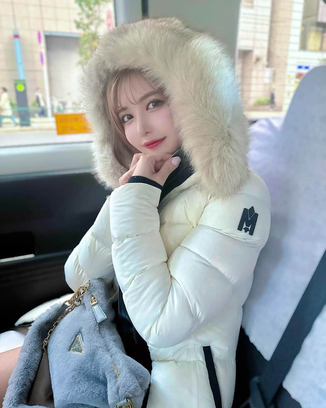 Ninaのインスタグラム：「初ピクニック🍁 お弁当も初めて作った~♡  楽しすぎたけど、紅葉一個もないし寒すぎた。。」
