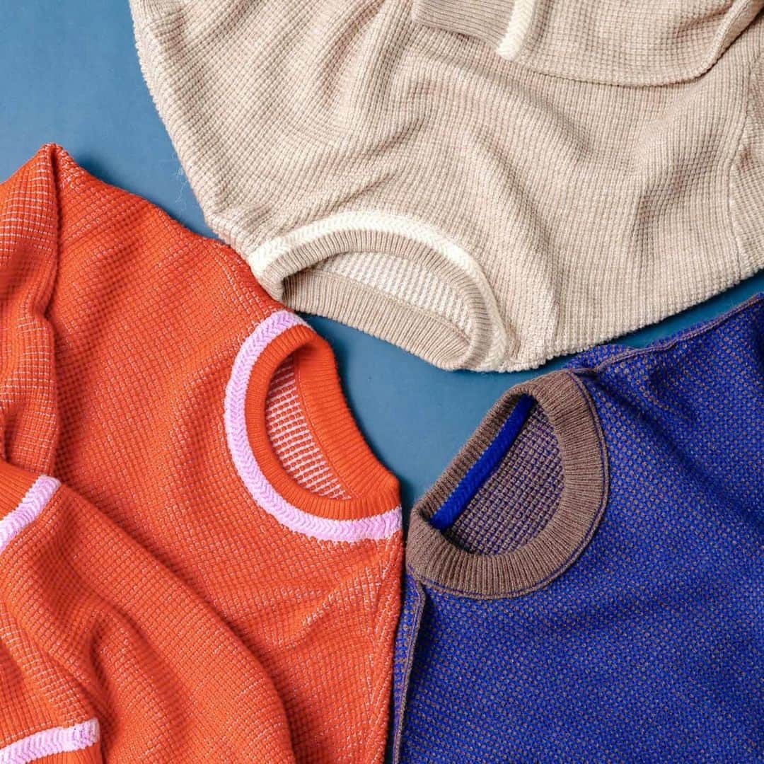 のインスタグラム：「_holiday item 🎄  バイカラーリバーシブルニット¥8,250 (PINK MIX/IVORY MIX/BLUE  MIX)  ＿＿＿＿＿＿＿＿＿＿＿＿＿＿＿＿＿＿＿＿＿＿＿＿  🎁ラッピング・ギフトBOX 無料 アーバンリサーチグループの各店舗では、ホリデーキャンペーン期間中ラッピング・ギフトBOXを無料で承ります。  実施期間：11月17日 (金) 〜 12月25日 (月) ＿＿＿＿＿＿＿＿＿＿＿＿＿＿＿＿＿＿＿＿＿＿＿＿  #ur_welcome  #ありがとうをもらおう #holiday #ギフト#urbanresearch」
