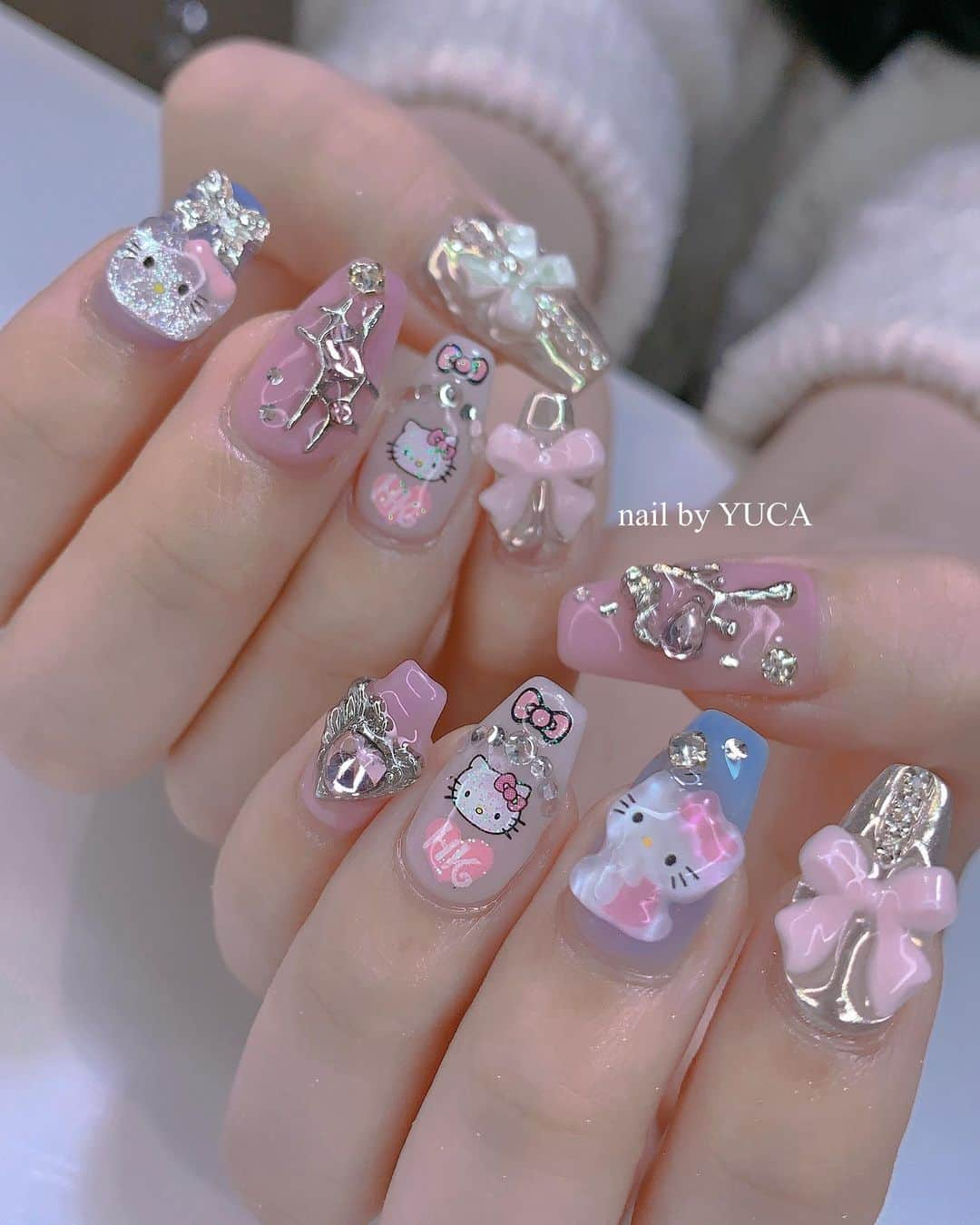 YUCAのインスタグラム：「🎀💿🥣 ⁡ ⁡ ⁡ #キティネイル #nail #ネイル #젤네일 #네일  #tettynail #유카네일 #美甲 #yucanail」