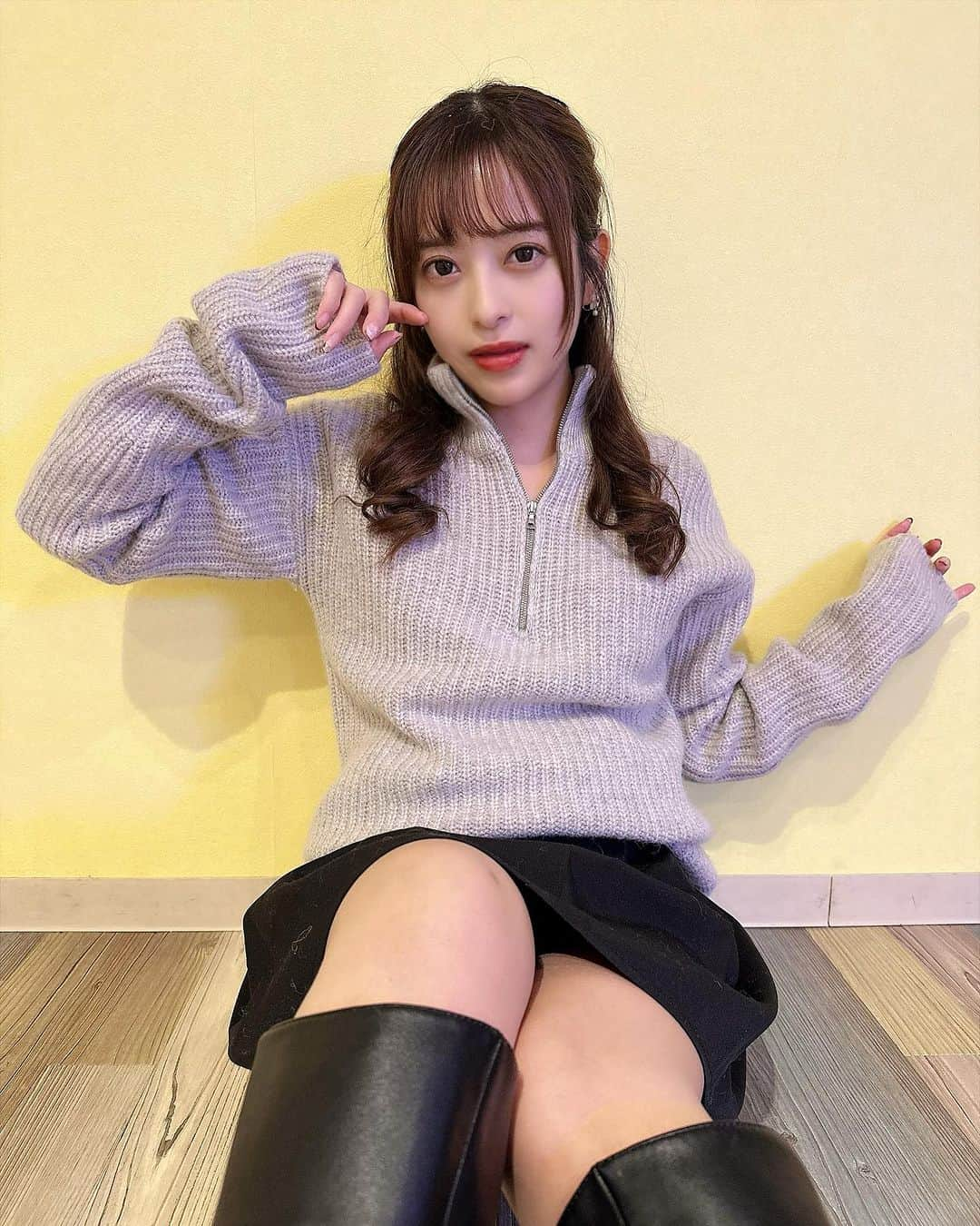 桜もこのインスタグラム：「最近寒くなってきましたね😣 冬も大好きなお洋服きて楽しく過ごしたい🎵 最近注目してるnoisemakerさんの ハーフジップニットトップス🤍 @noisemaker_jpn  あったかいし、着心地良い😭✨ おすすめです❤️  #noisemaker #ニット　#トップス　#fashion」