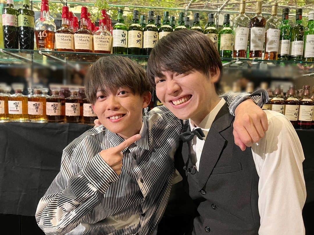 山崎大輝のインスタグラム：「カクナイ 見てくださった方ありがとうございました！！！　コメントもありがとう！ すげえラフに楽しんじゃいました😋 亮吾くんありがとう…！！✨」