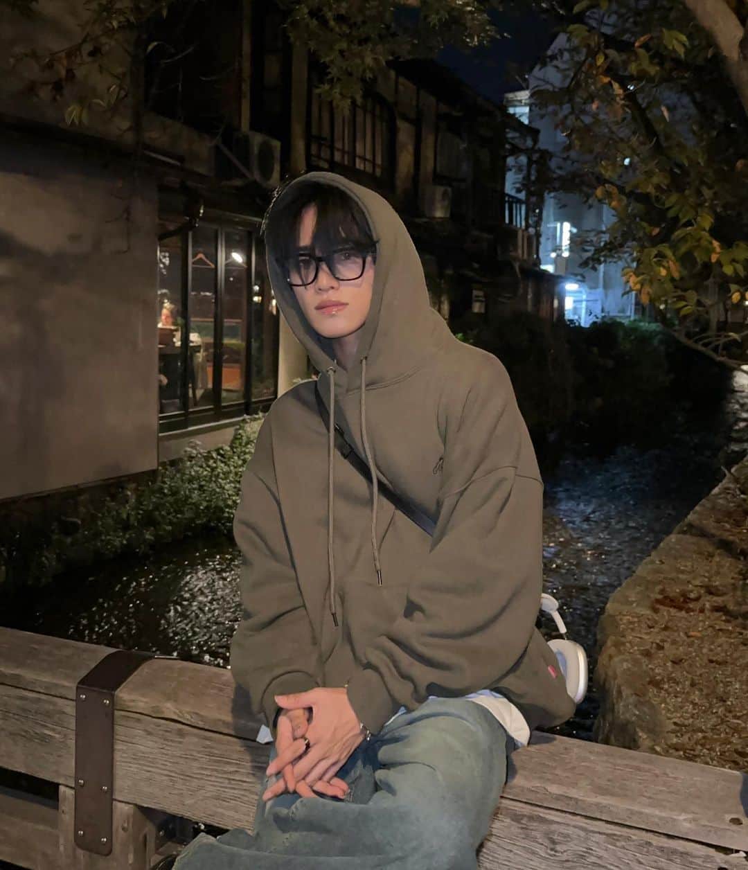 のインスタグラム：「𝑵𝒊𝒈𝒉𝒕 𝒊𝒏 𝑲𝒀𝑶𝑻𝑶 ⛩️🌙  　 #tiktok #douyin #tiktokjapan #douyinchina #reels #reelsinstagram #帥哥 #viral #china #douyintiktok #douyin #douyinboy」